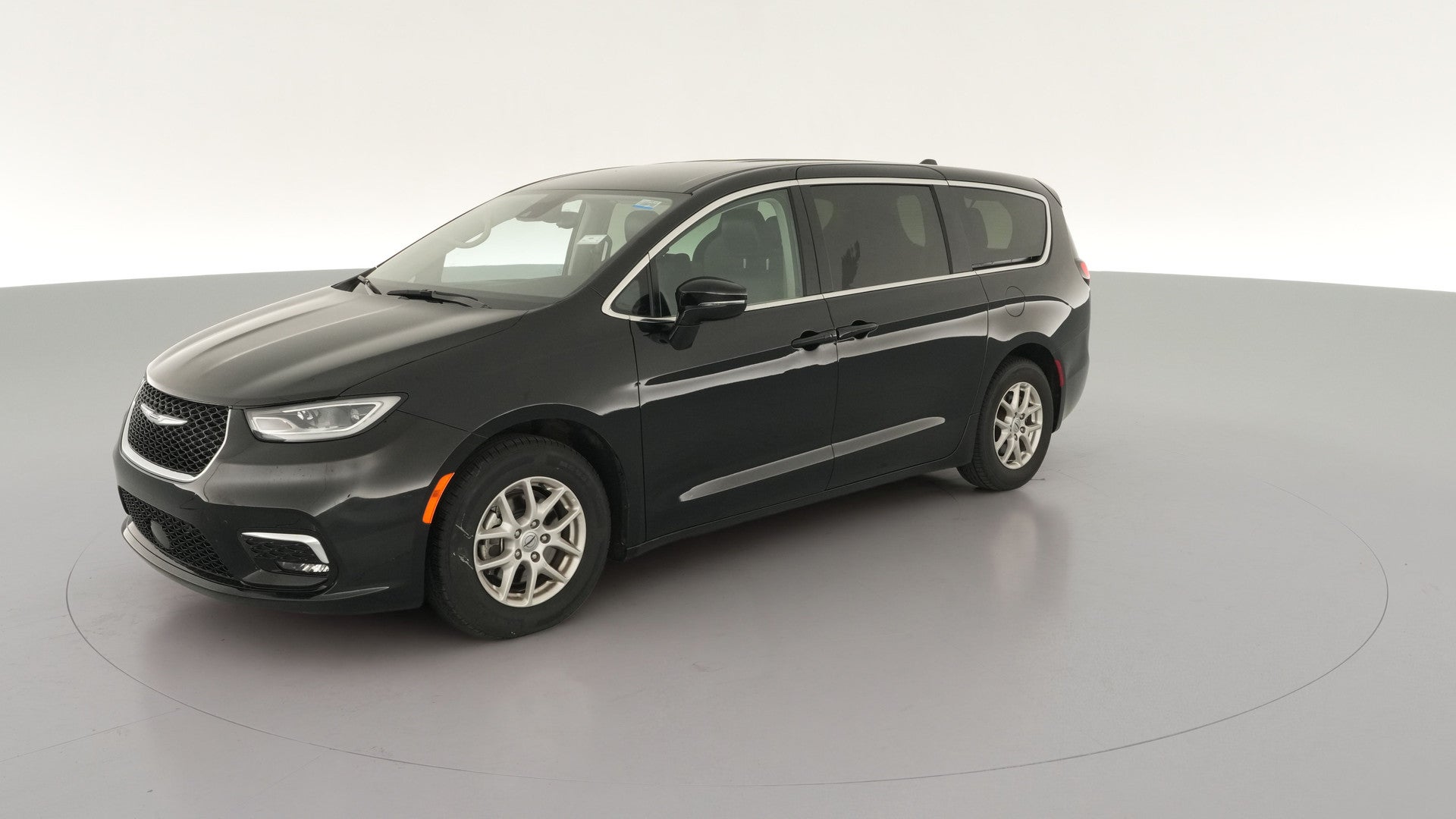 2024 Chrysler Pacifica vehicle photo