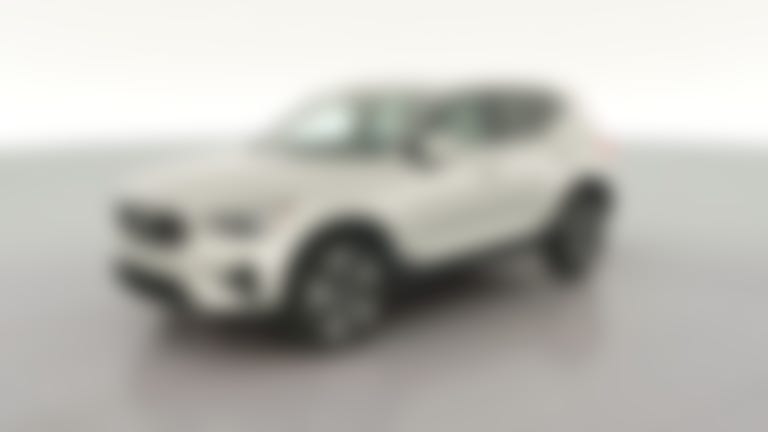2024 Volvo XC40 vehicle photo