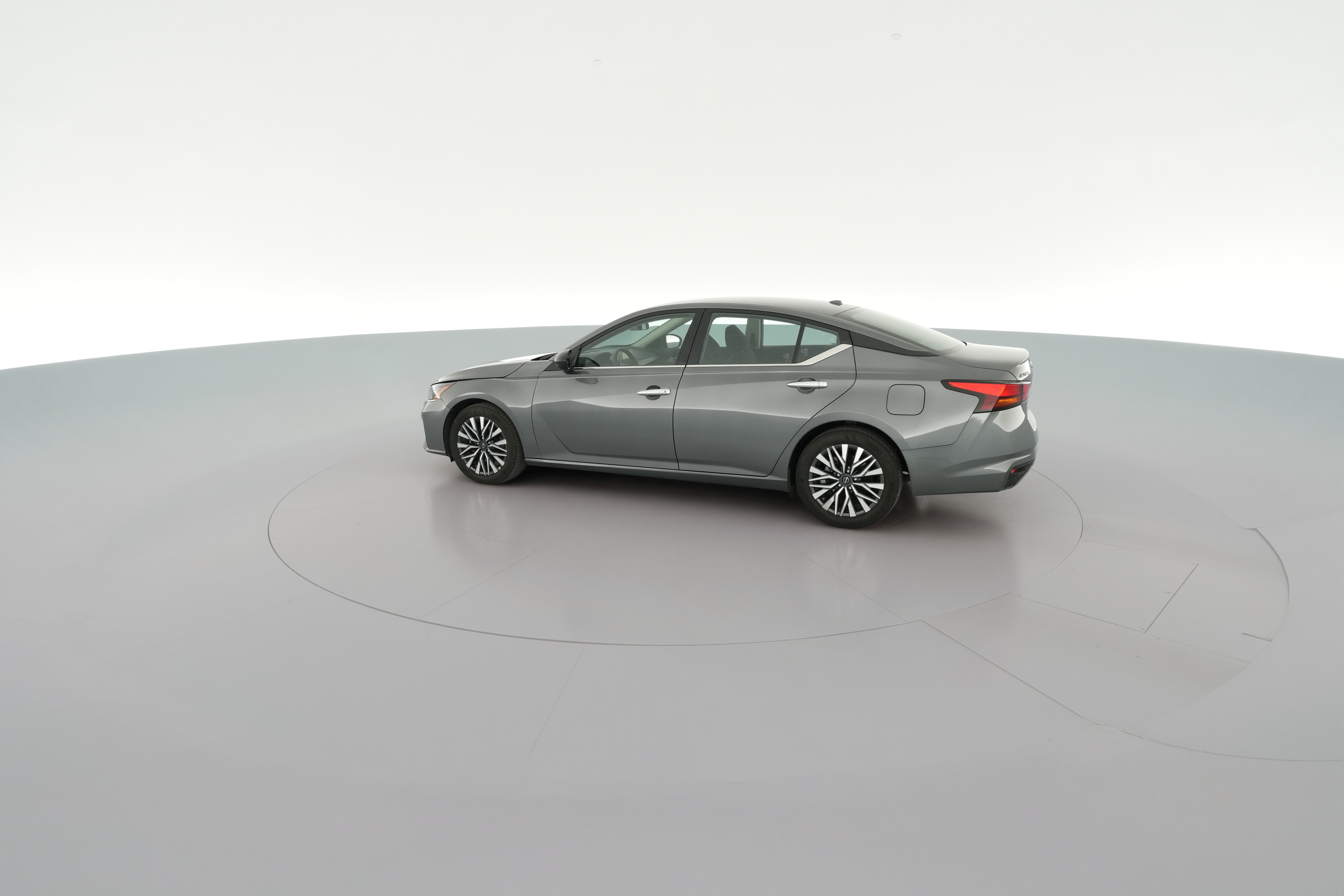 2025 Nissan Altima SV - Photo 30