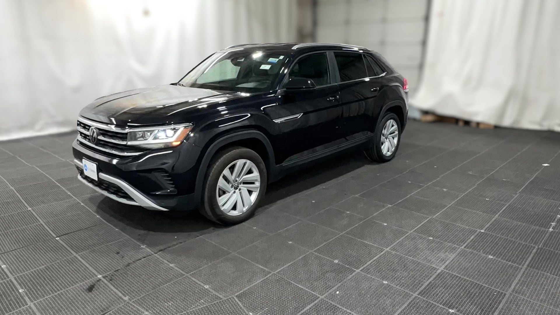 2023 Volkswagen Atlas Cross Sport vehicle photo