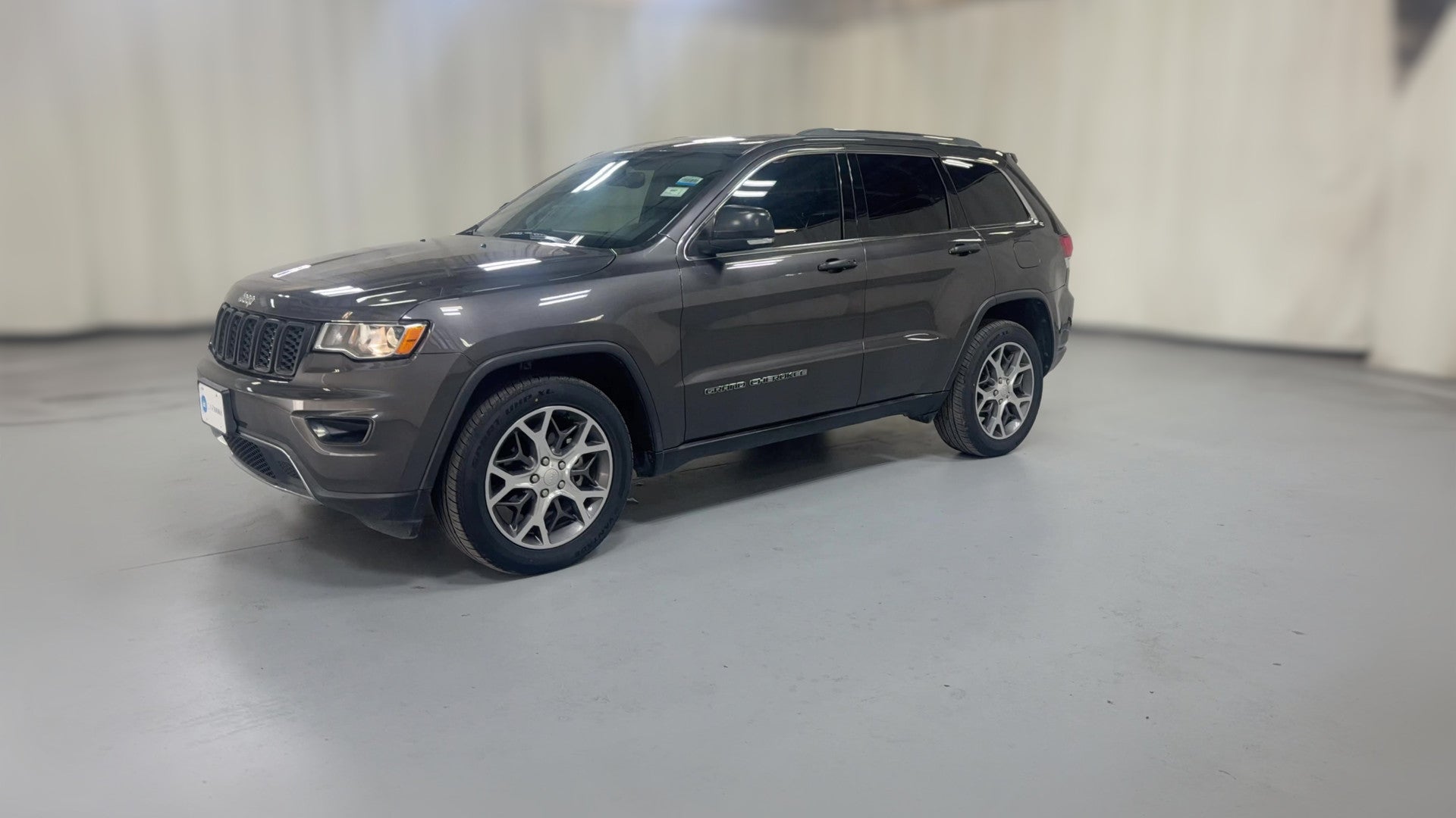 2020 Jeep Grand Cherokee vehicle photo
