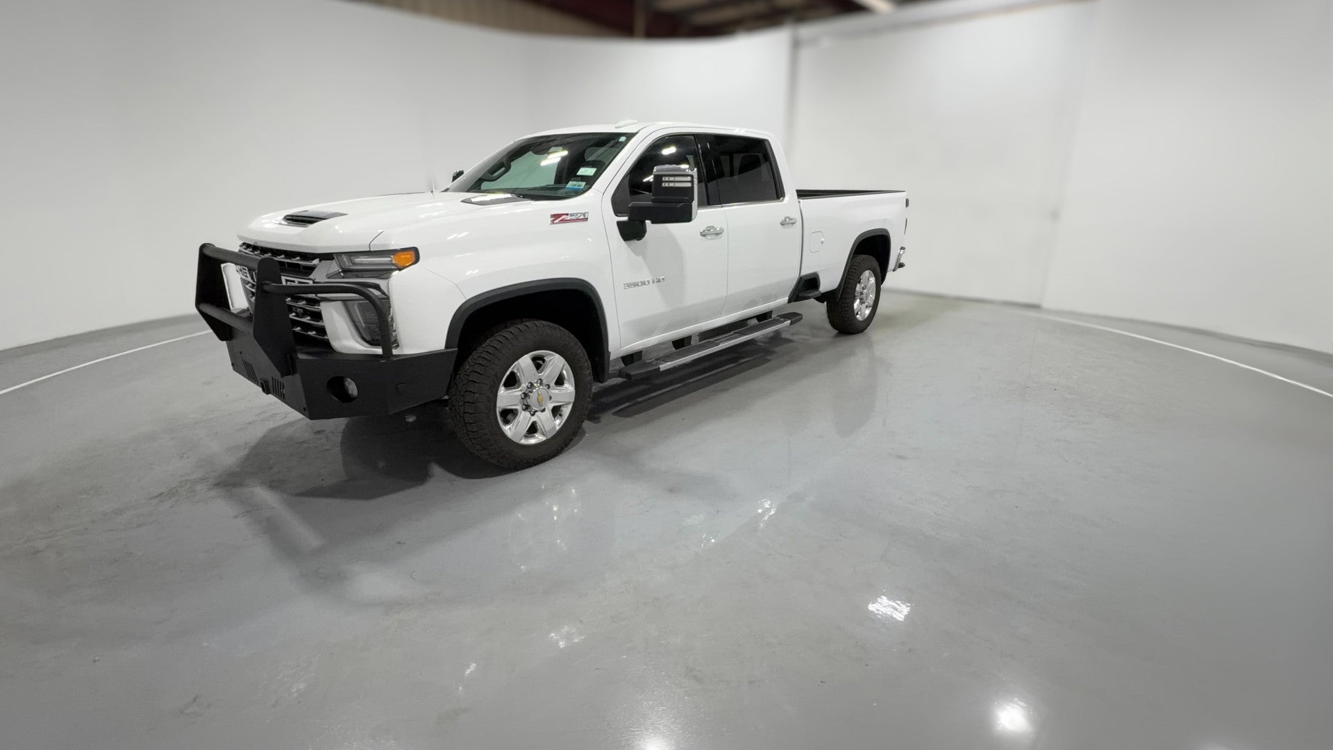 2021 Chevrolet Silverado 3500 HD Crew Cab vehicle photo
