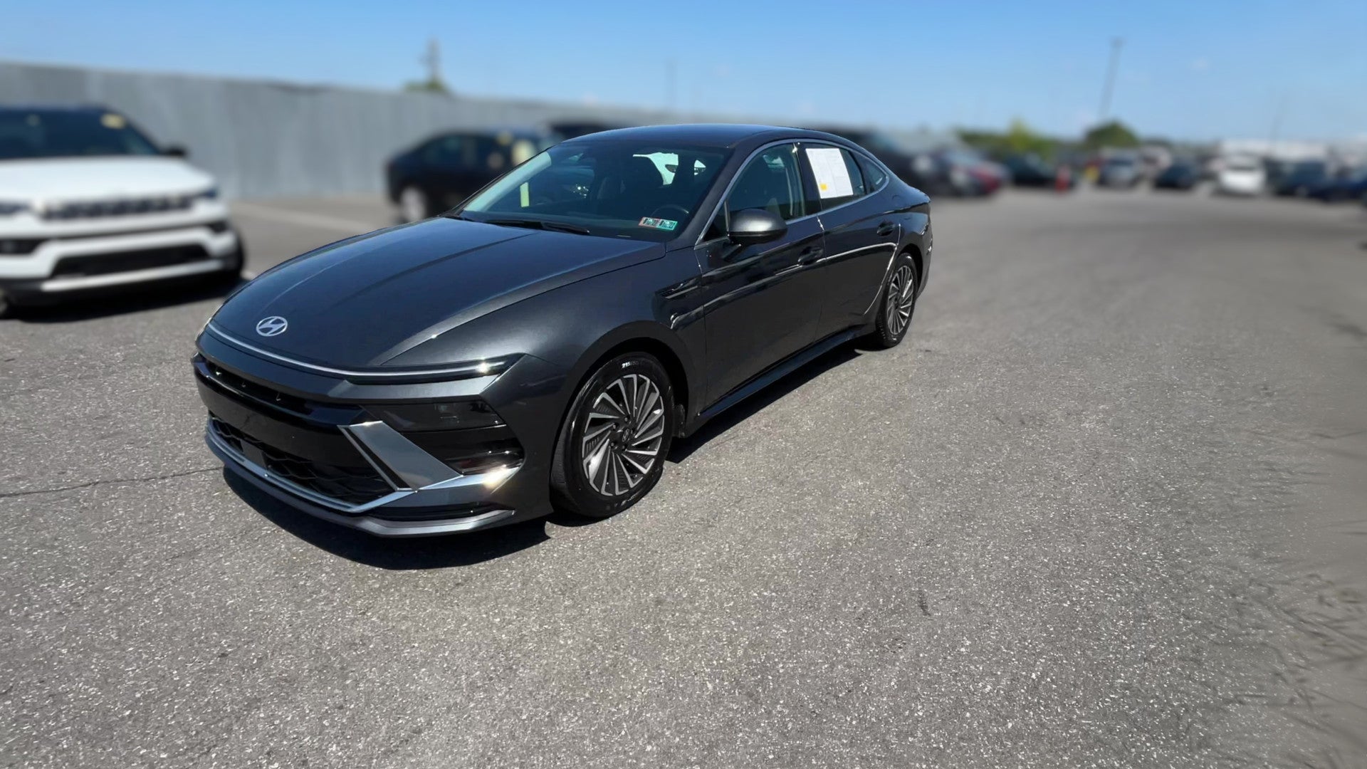 2025 Hyundai Sonata Hybrid vehicle photo