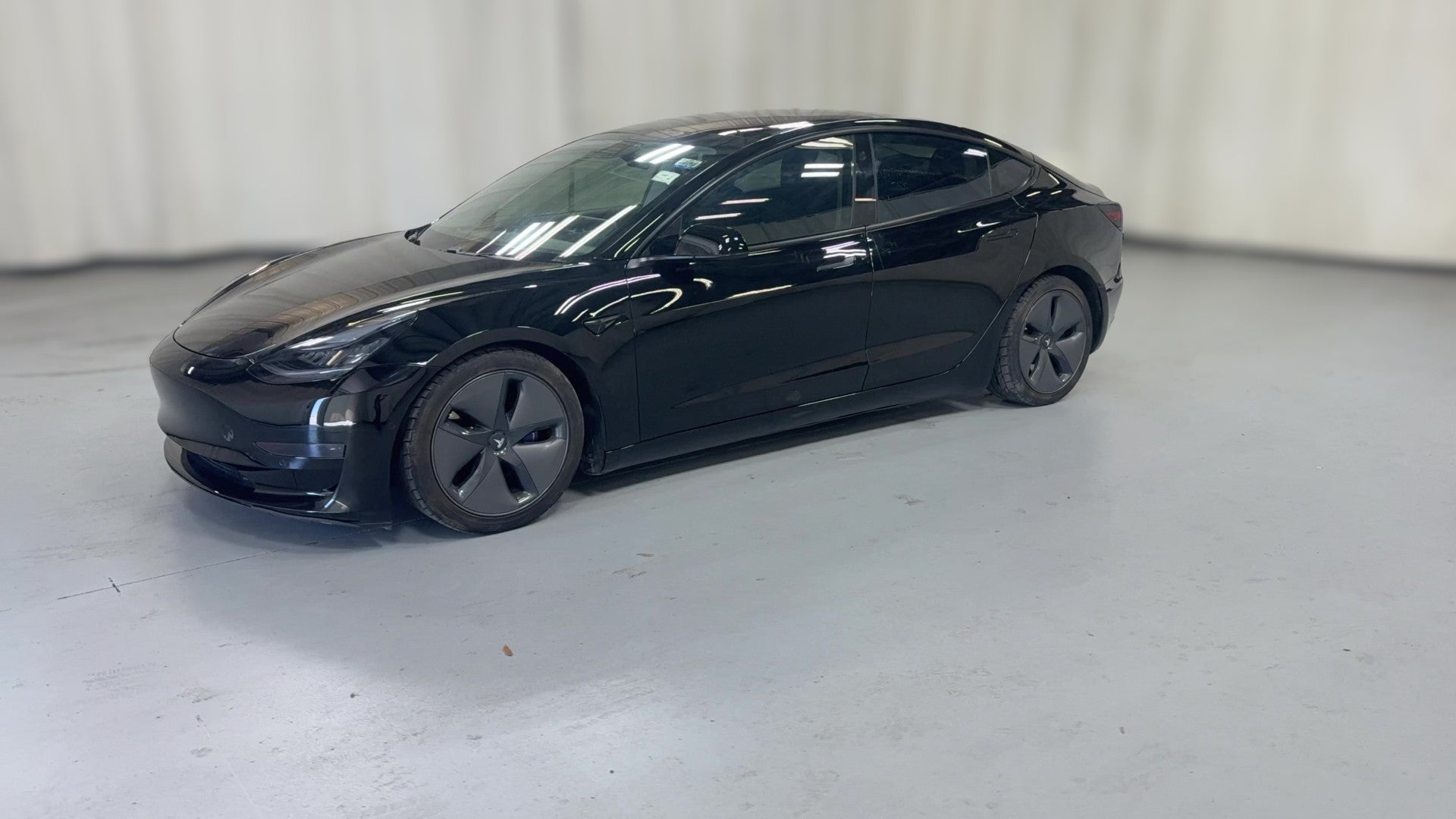 2021 Tesla Model 3 vehicle photo