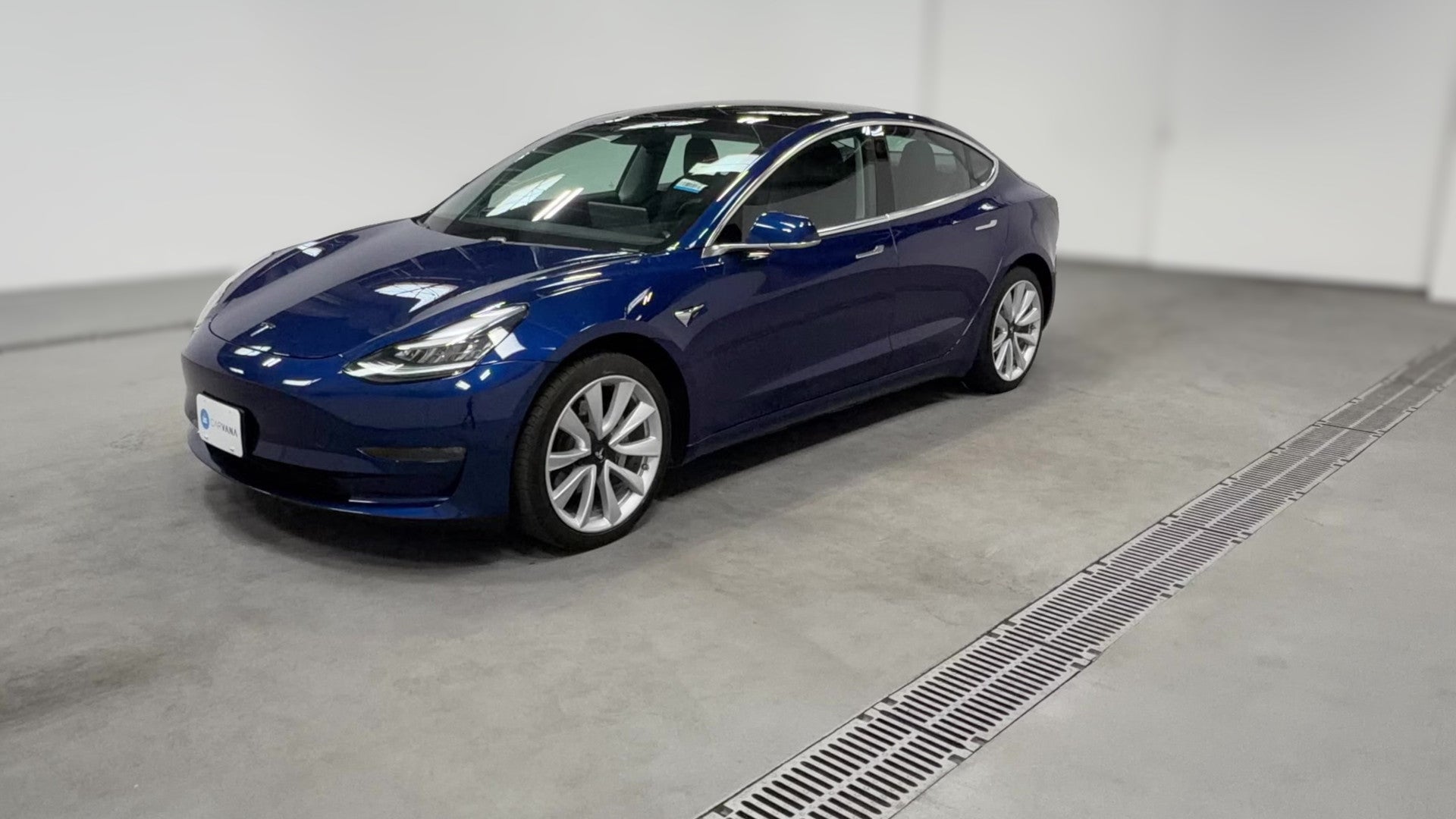 2019 Tesla Model 3 vehicle photo