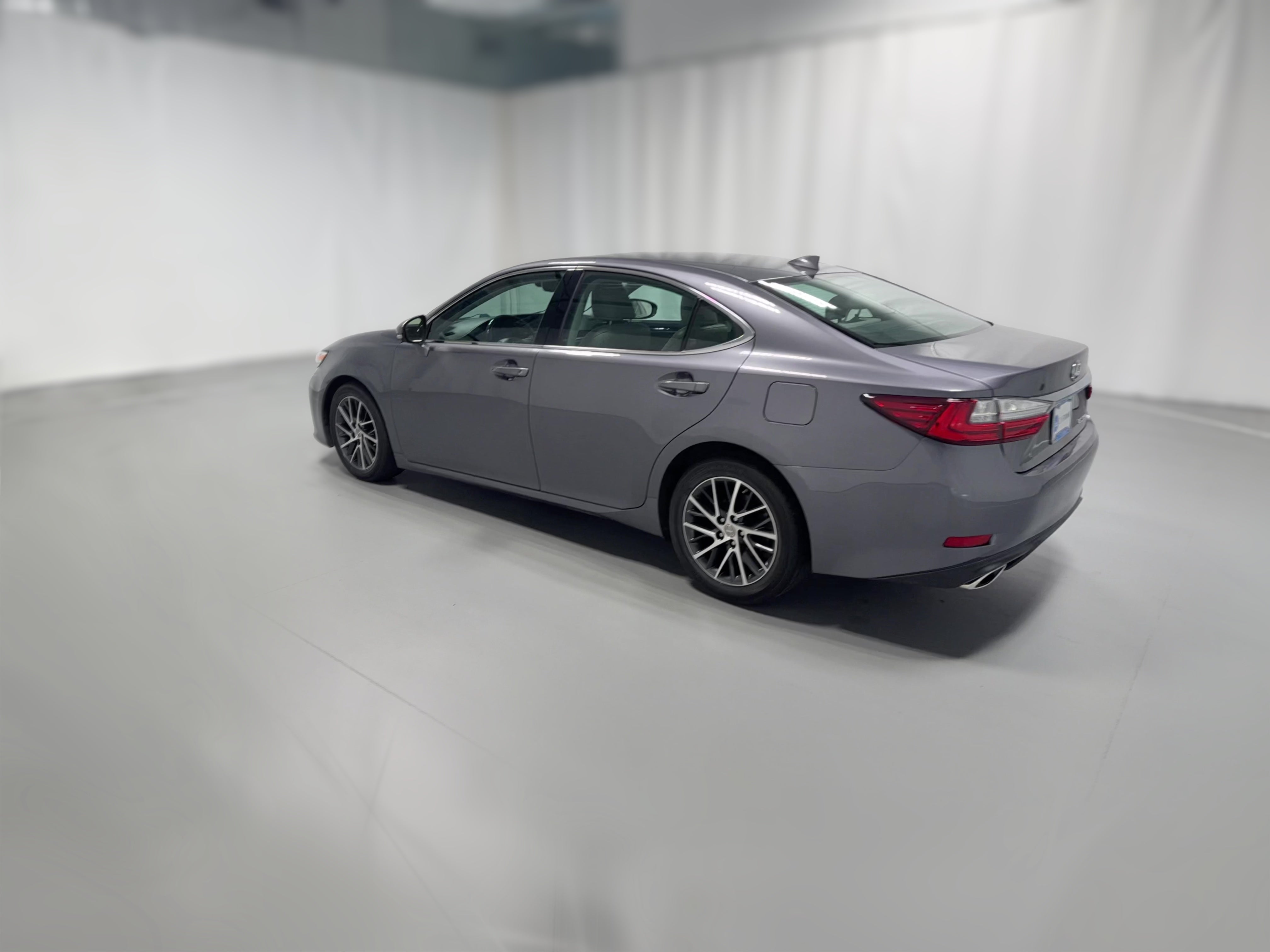 2017 Lexus ES 350 - Photo 33