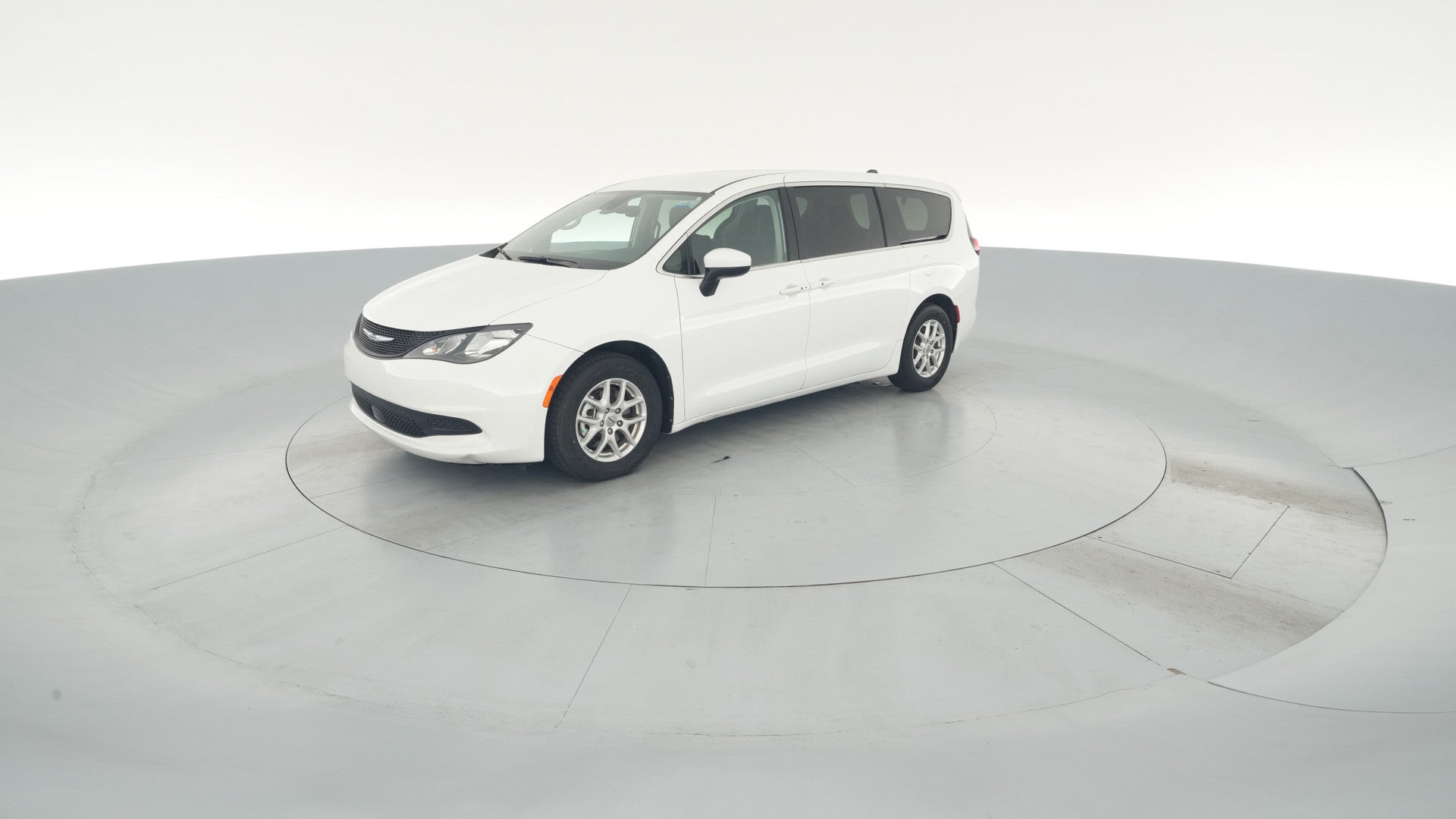 2023 Chrysler Voyager vehicle photo