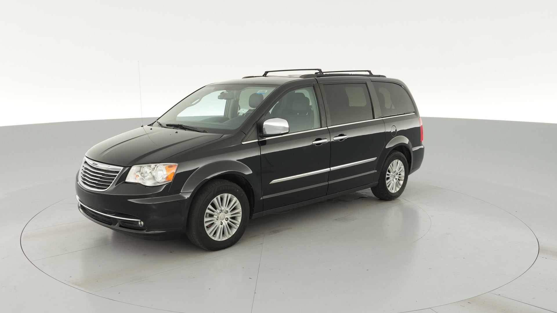 2016 Chrysler Town & Country vehicle photo
