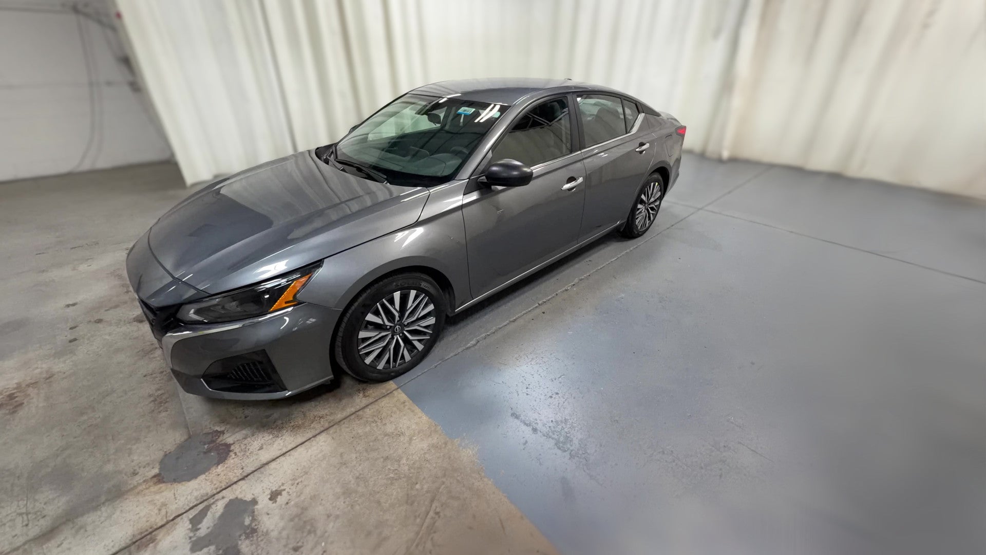2025 Nissan Altima vehicle photo
