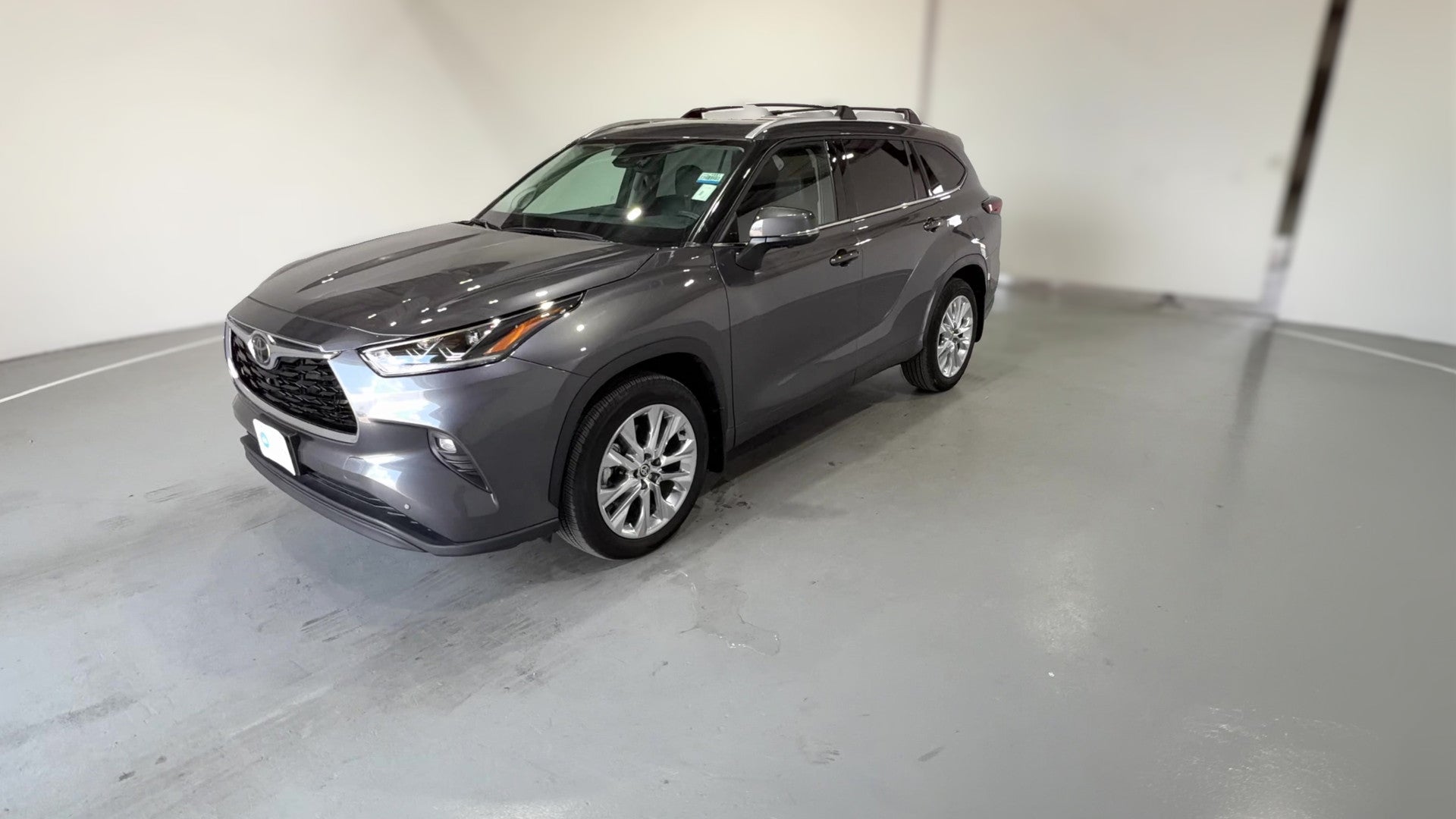 2025 Toyota Highlander vehicle photo