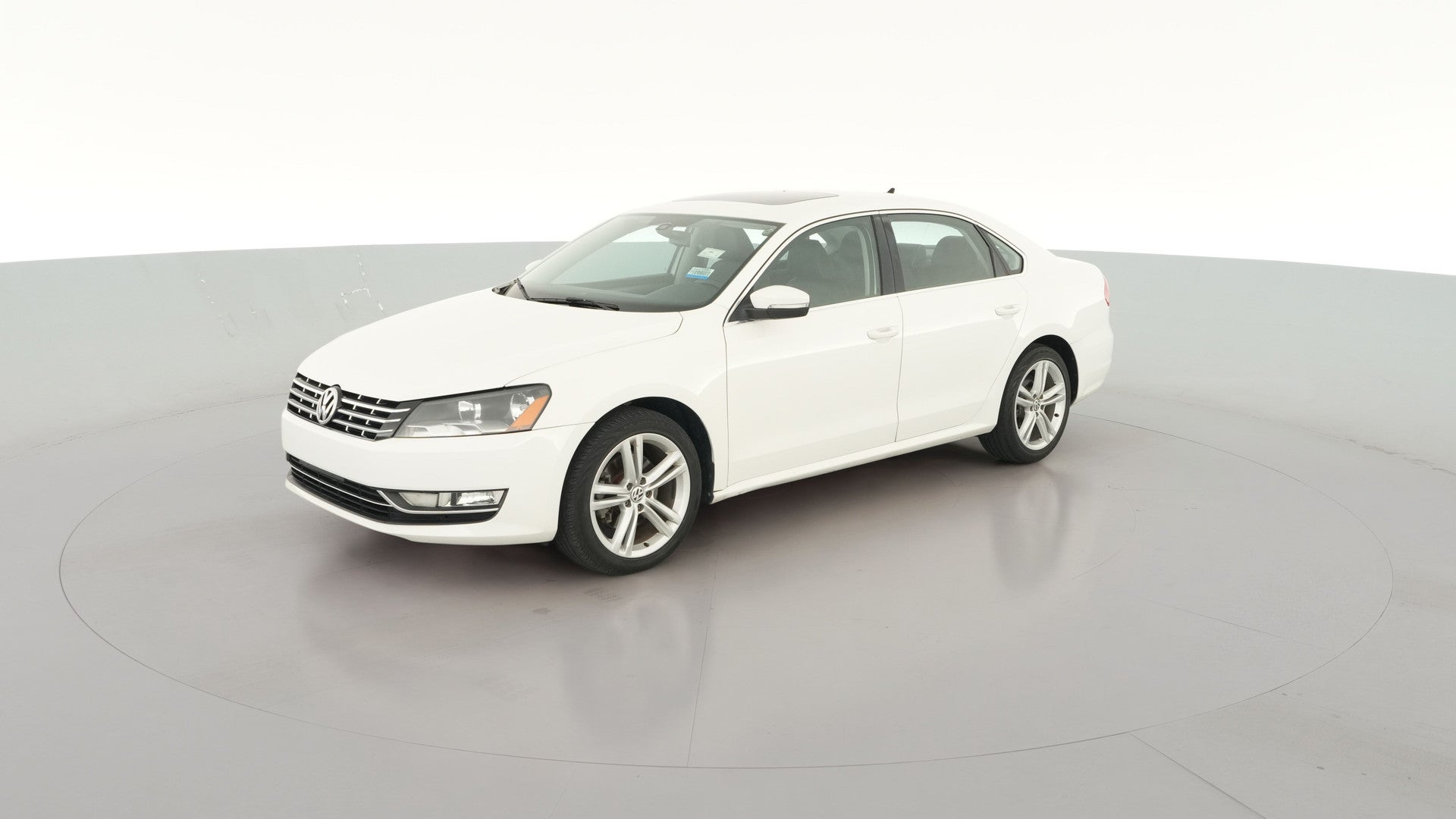 2014 Volkswagen Passat vehicle photo