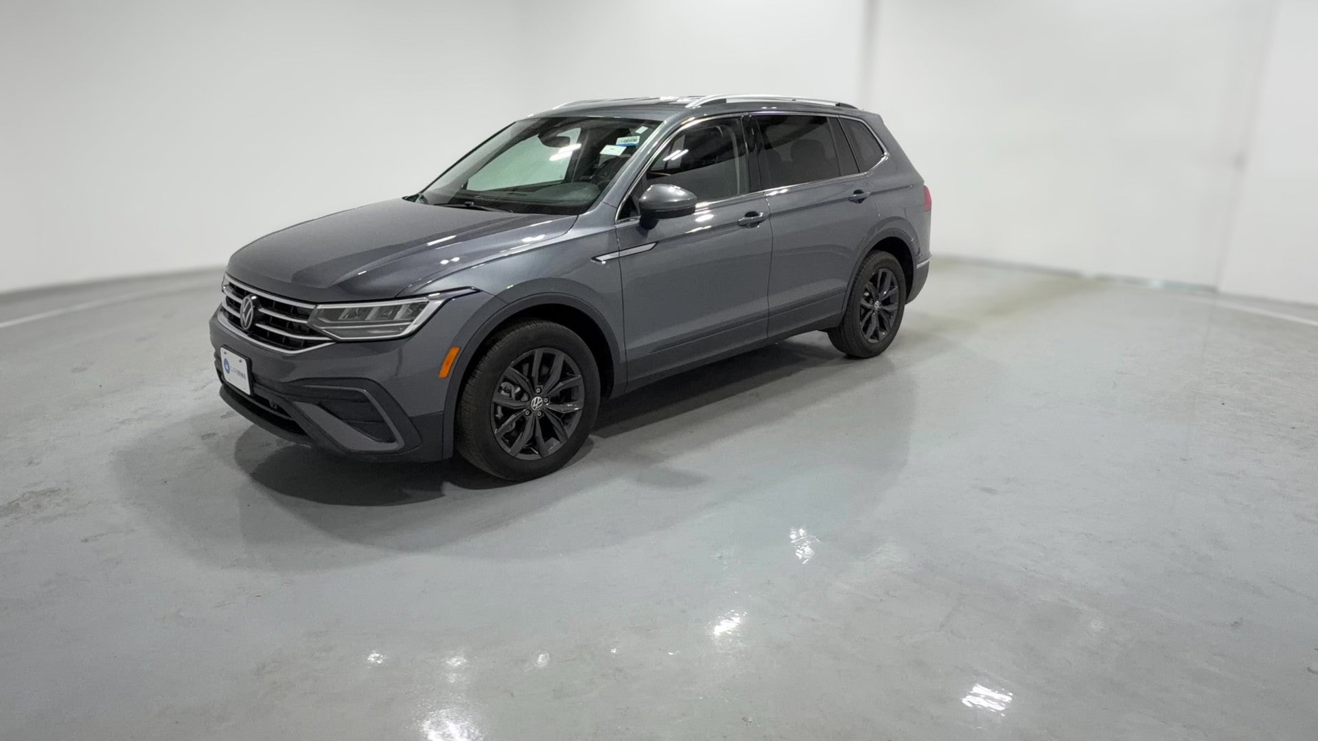 2024 Volkswagen Tiguan vehicle photo