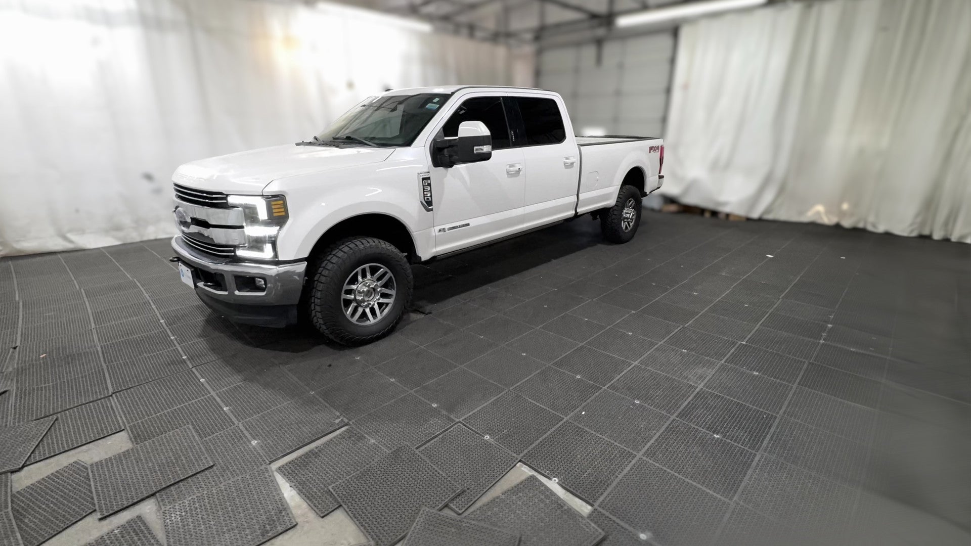 2019 Ford F350 Super Duty Crew Cab vehicle photo