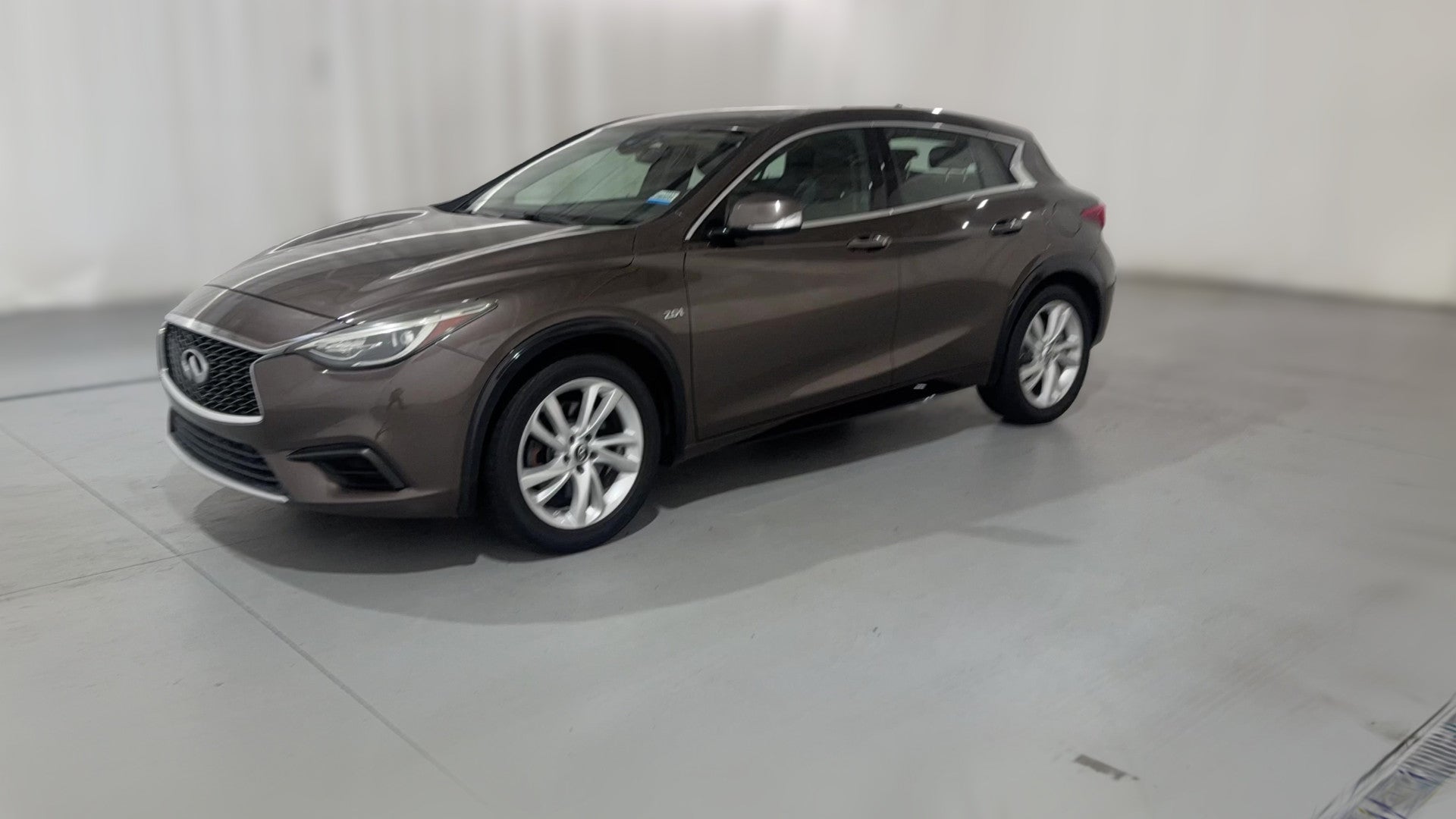2017 INFINITI QX30 vehicle photo