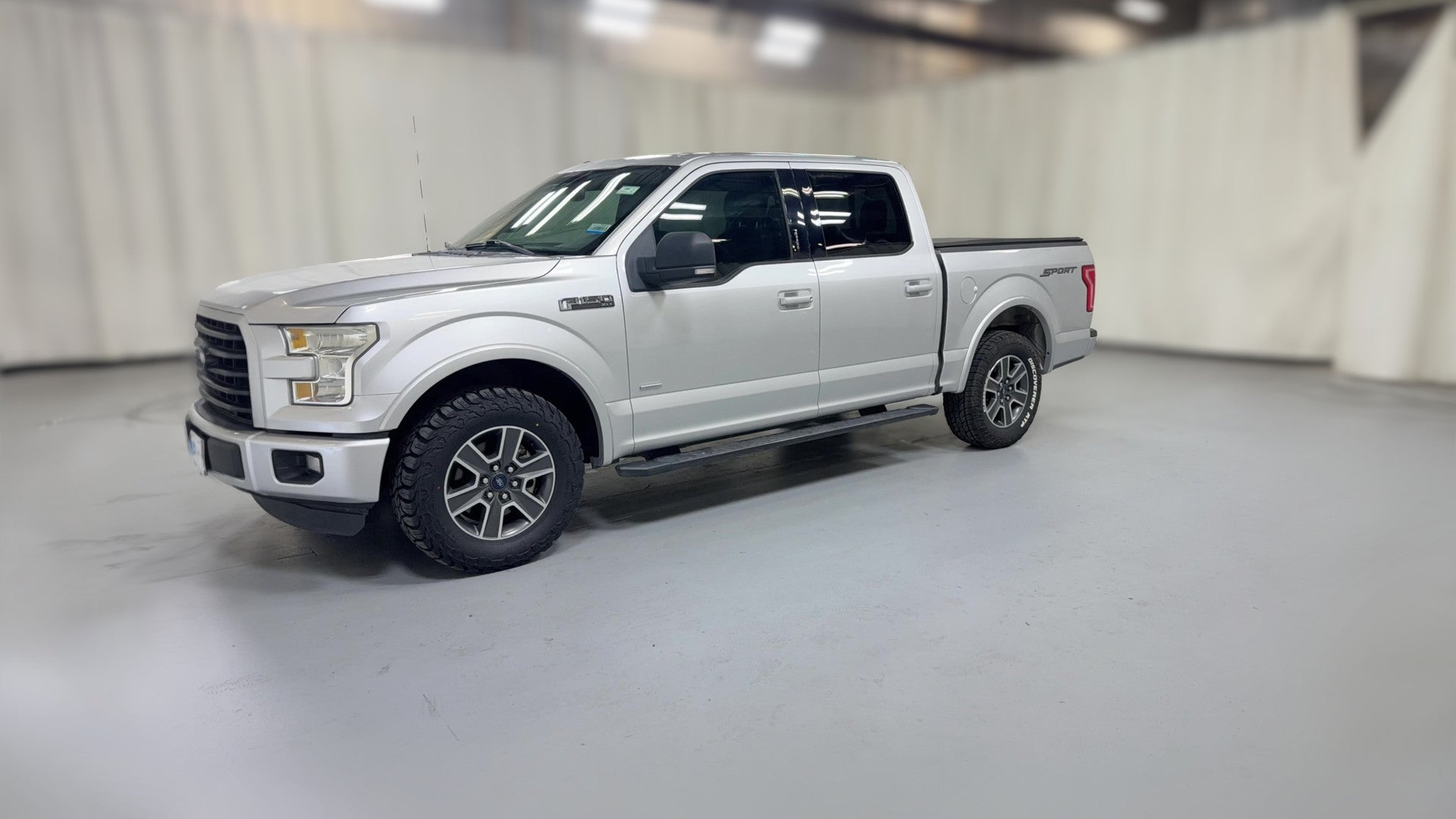 2016 Ford F150 SuperCrew Cab vehicle photo