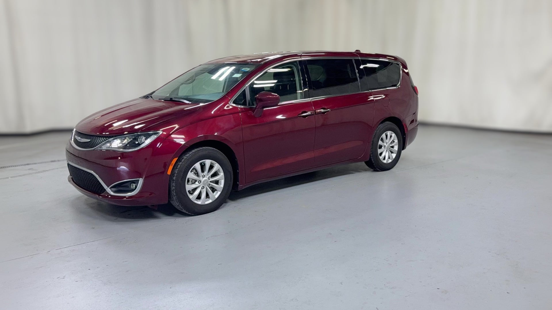 2018 Chrysler Pacifica vehicle photo