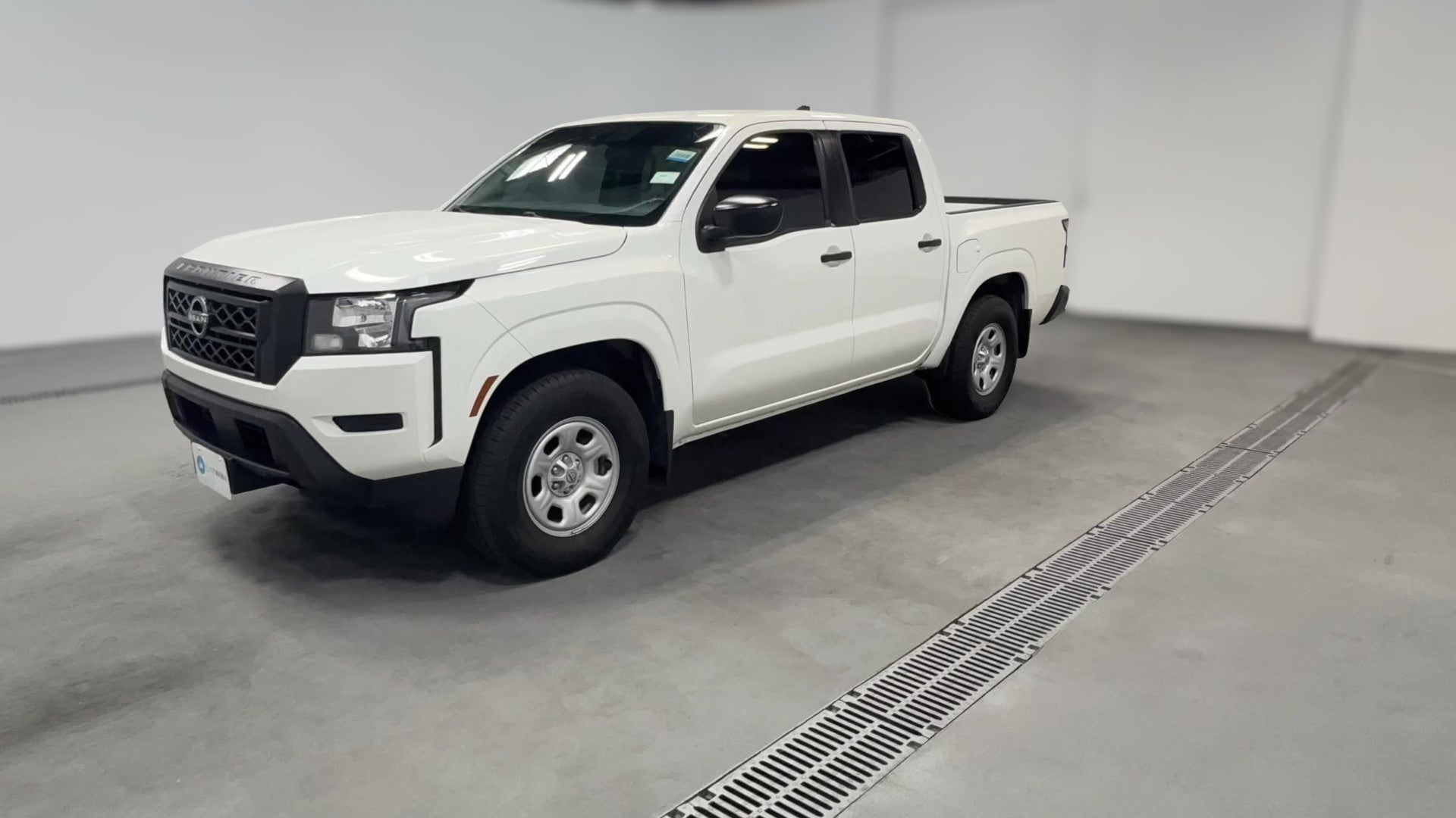 2023 Nissan Frontier Crew Cab vehicle photo