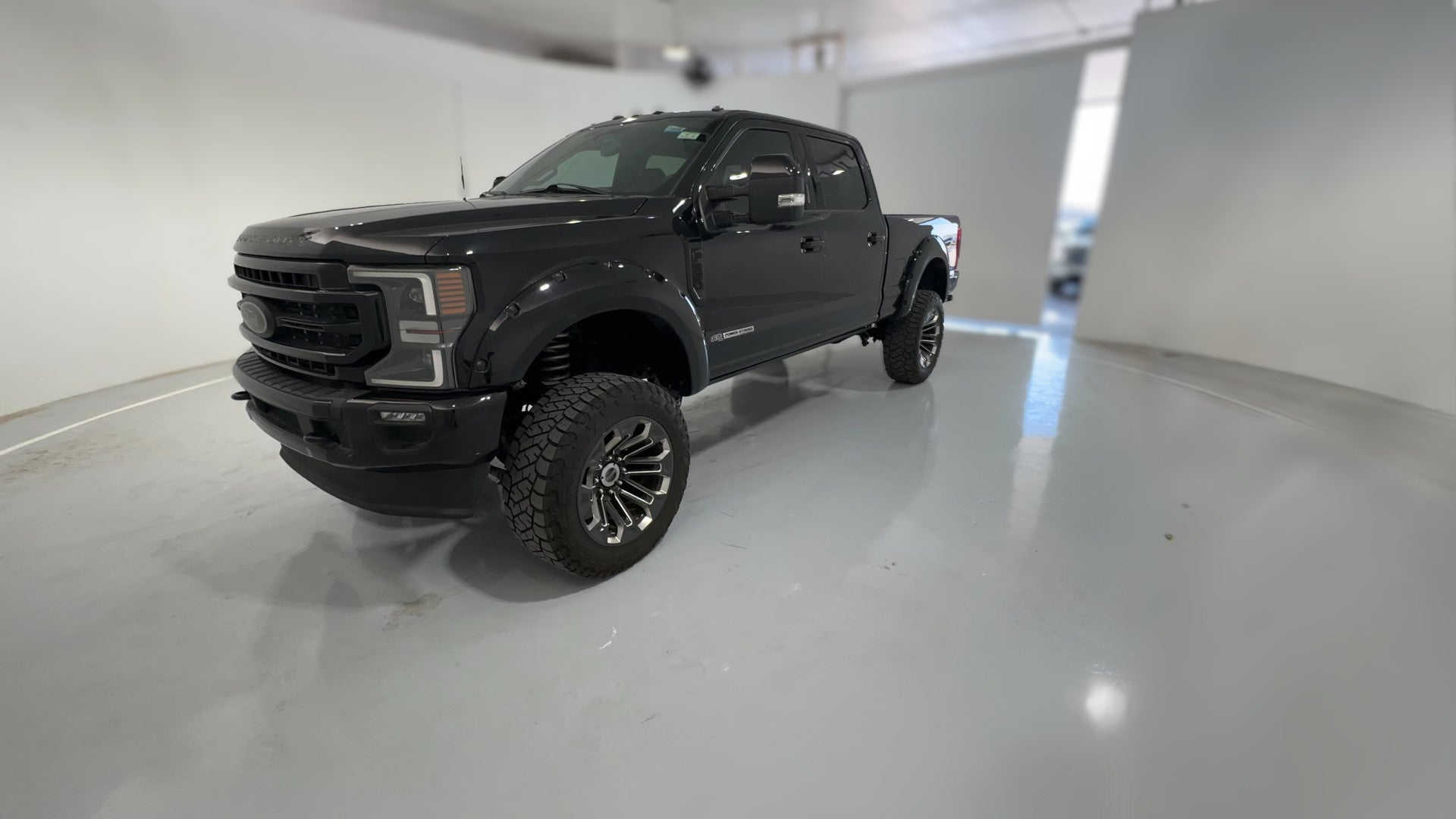 2022 Ford F250 Super Duty Crew Cab vehicle photo