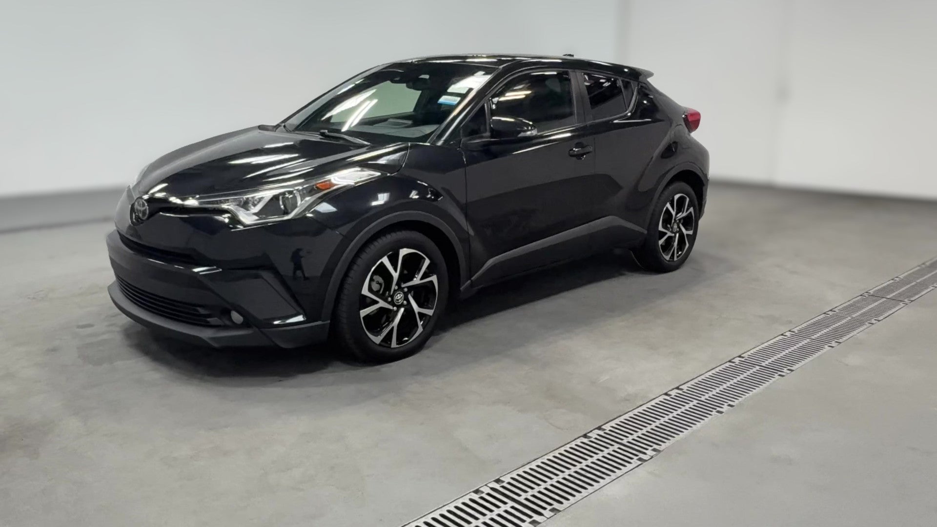 2018 Toyota C-HR vehicle photo