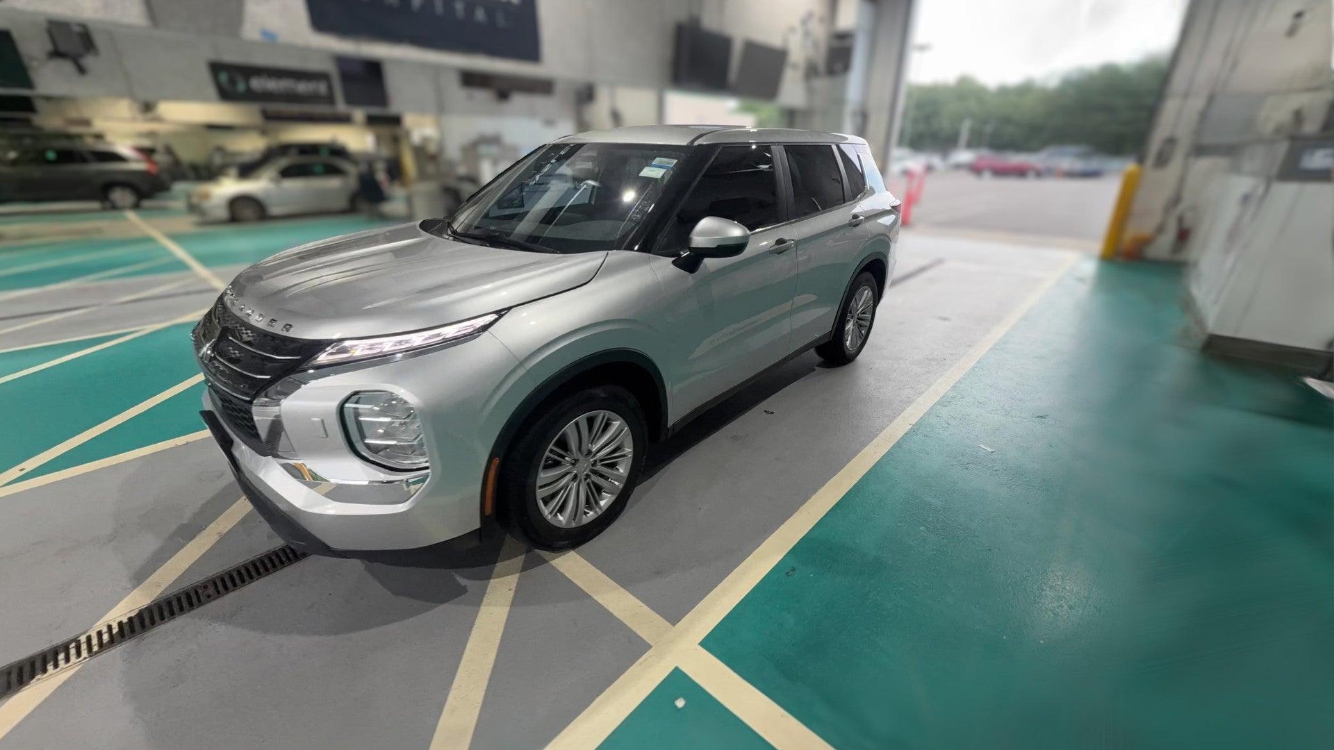 2022 Mitsubishi Outlander vehicle photo