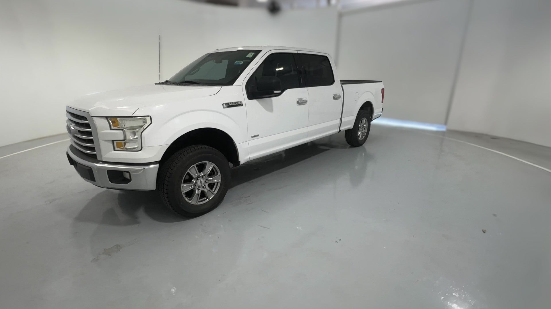 2016 Ford F150 SuperCrew Cab vehicle photo