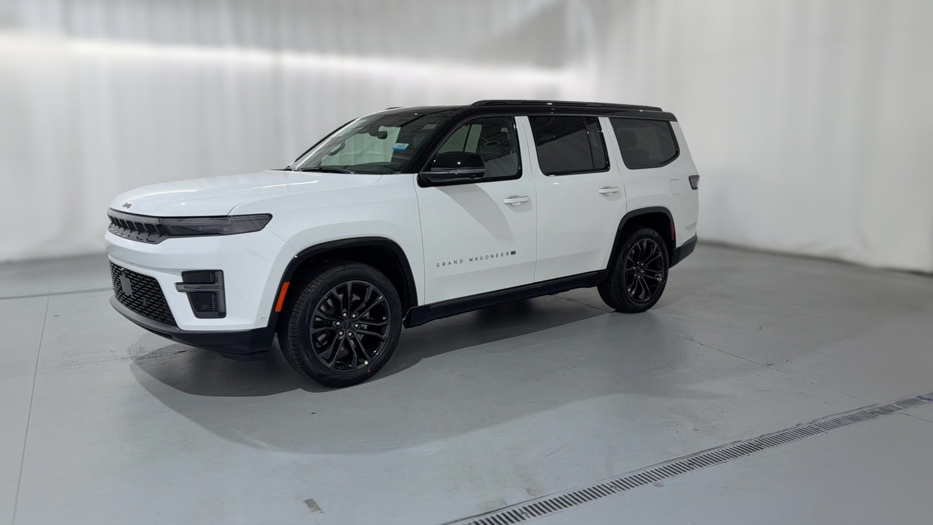 2026 Jeep Grand Wagoneer vehicle photo