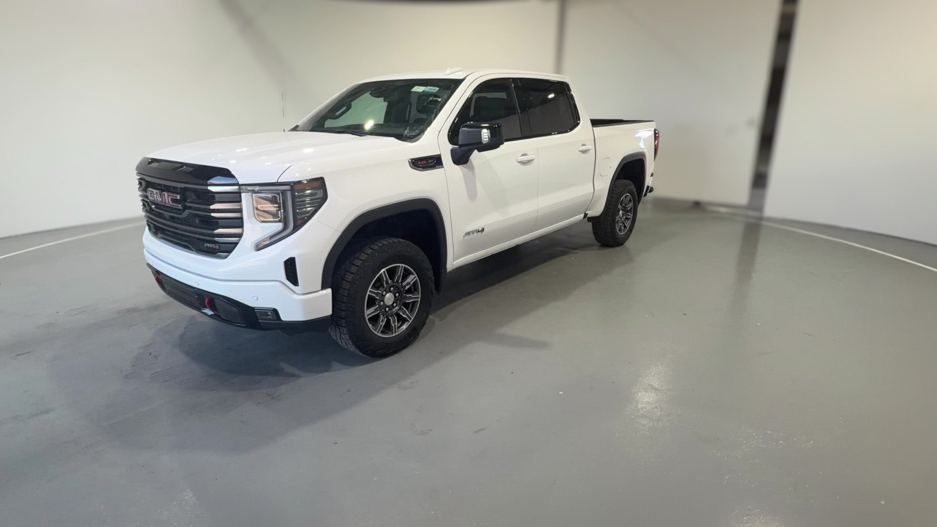 2025 GMC Sierra 1500 Crew Cab vehicle photo