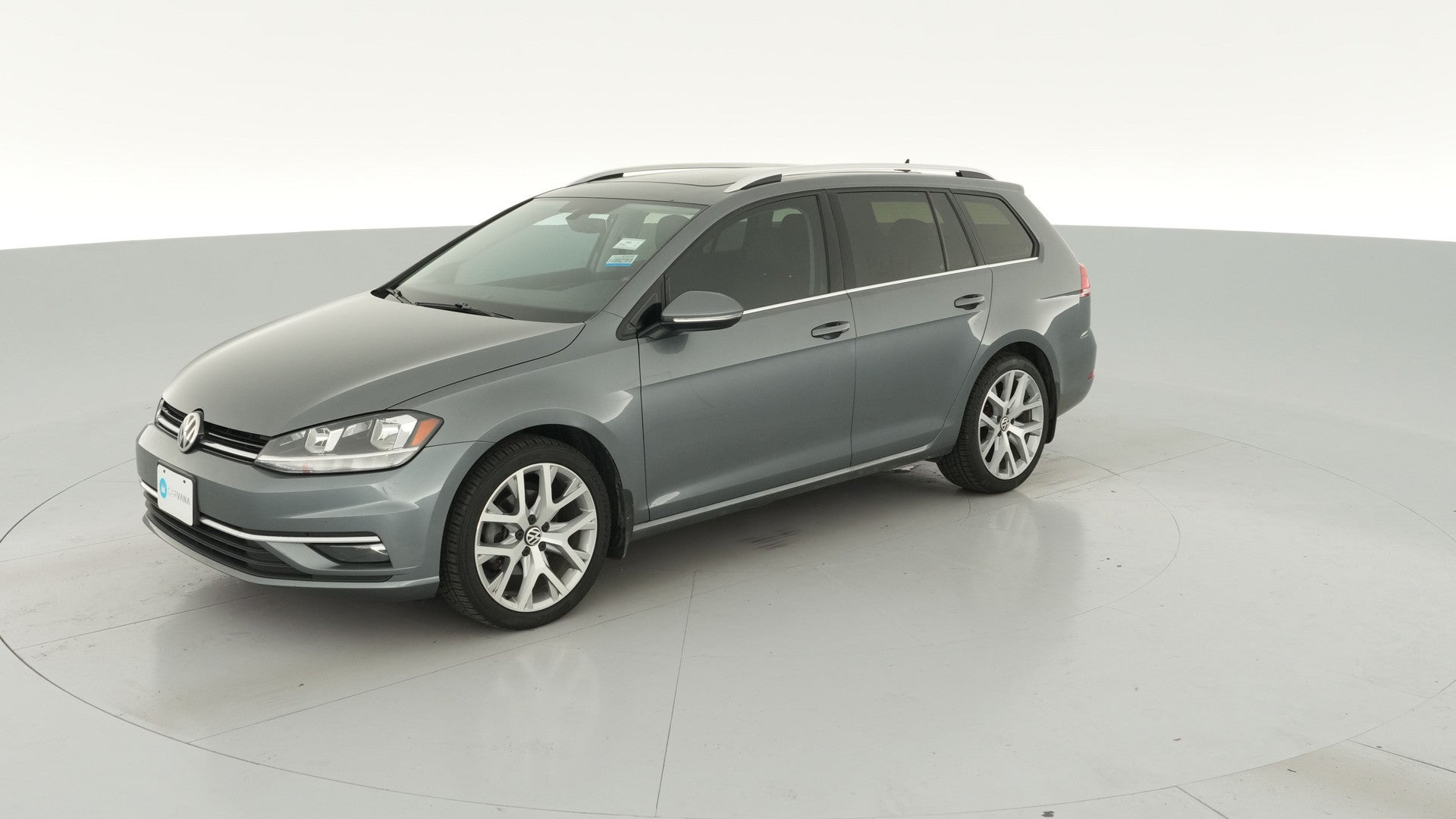 2018 Volkswagen Golf SportWagen vehicle photo