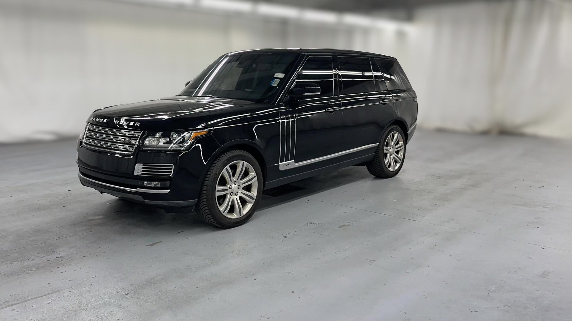2015 Land Rover Range Rover vehicle photo
