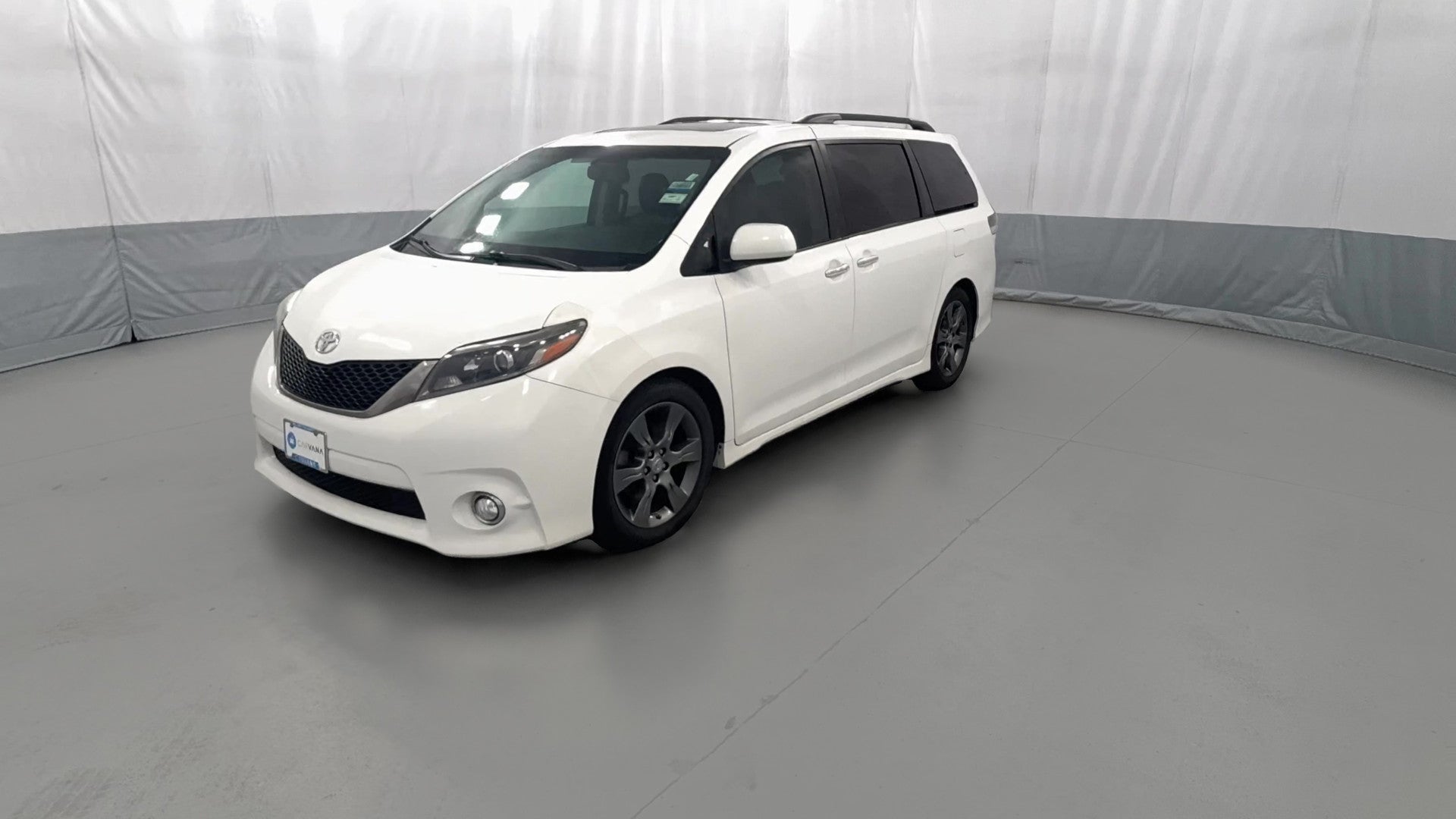 2016 Toyota Sienna vehicle photo