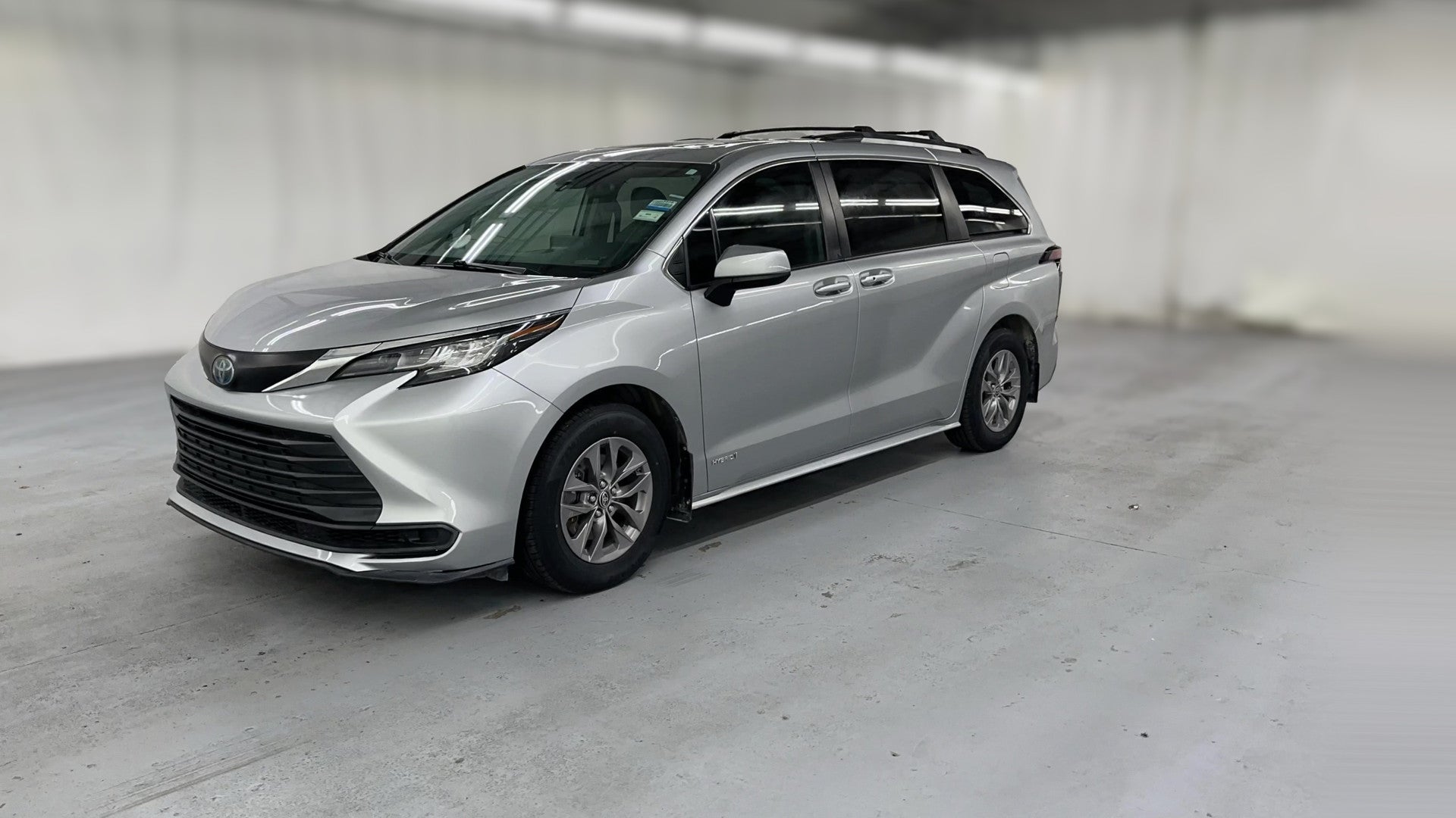 2021 Toyota Sienna vehicle photo