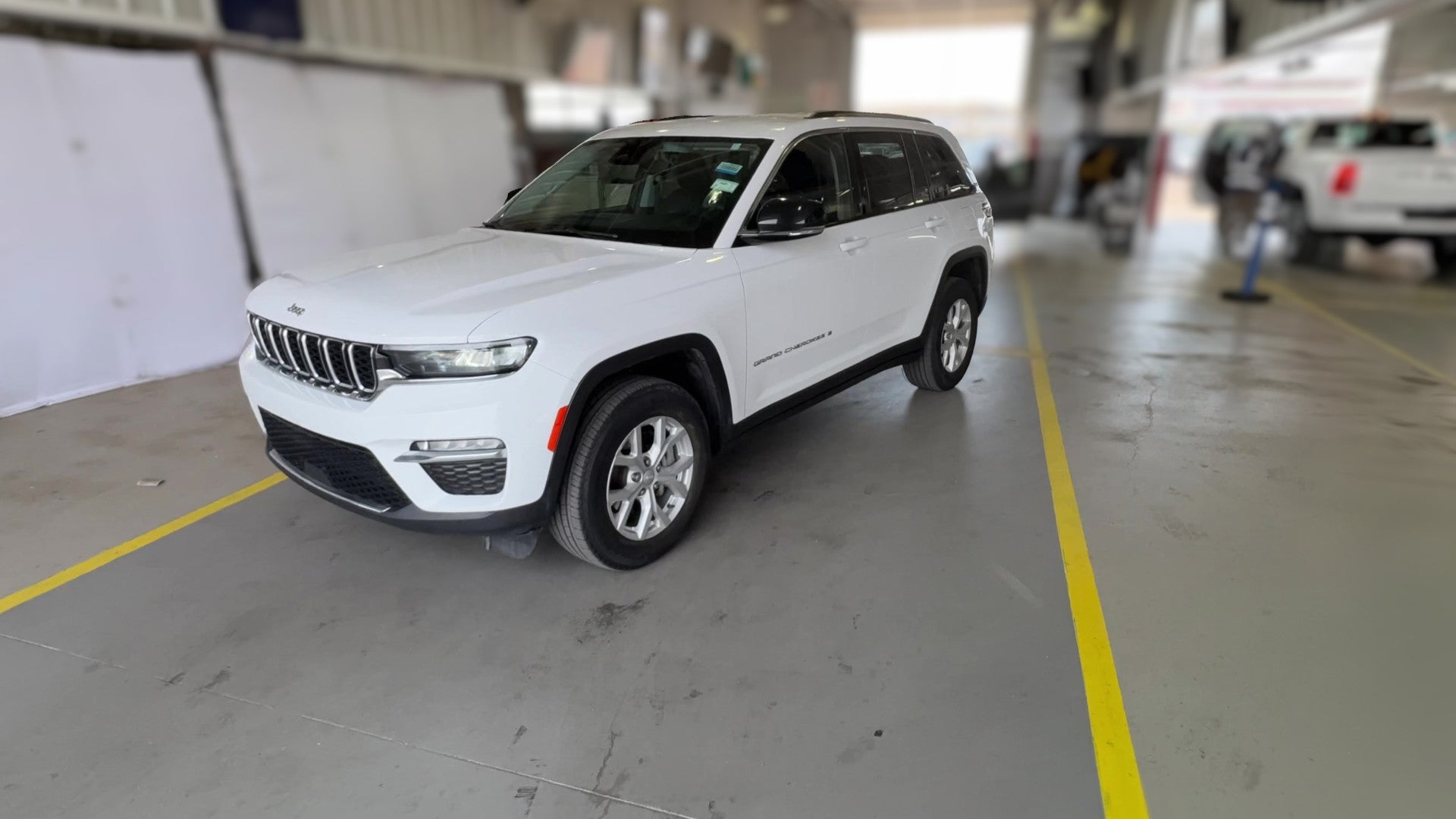 2023 Jeep Grand Cherokee vehicle photo