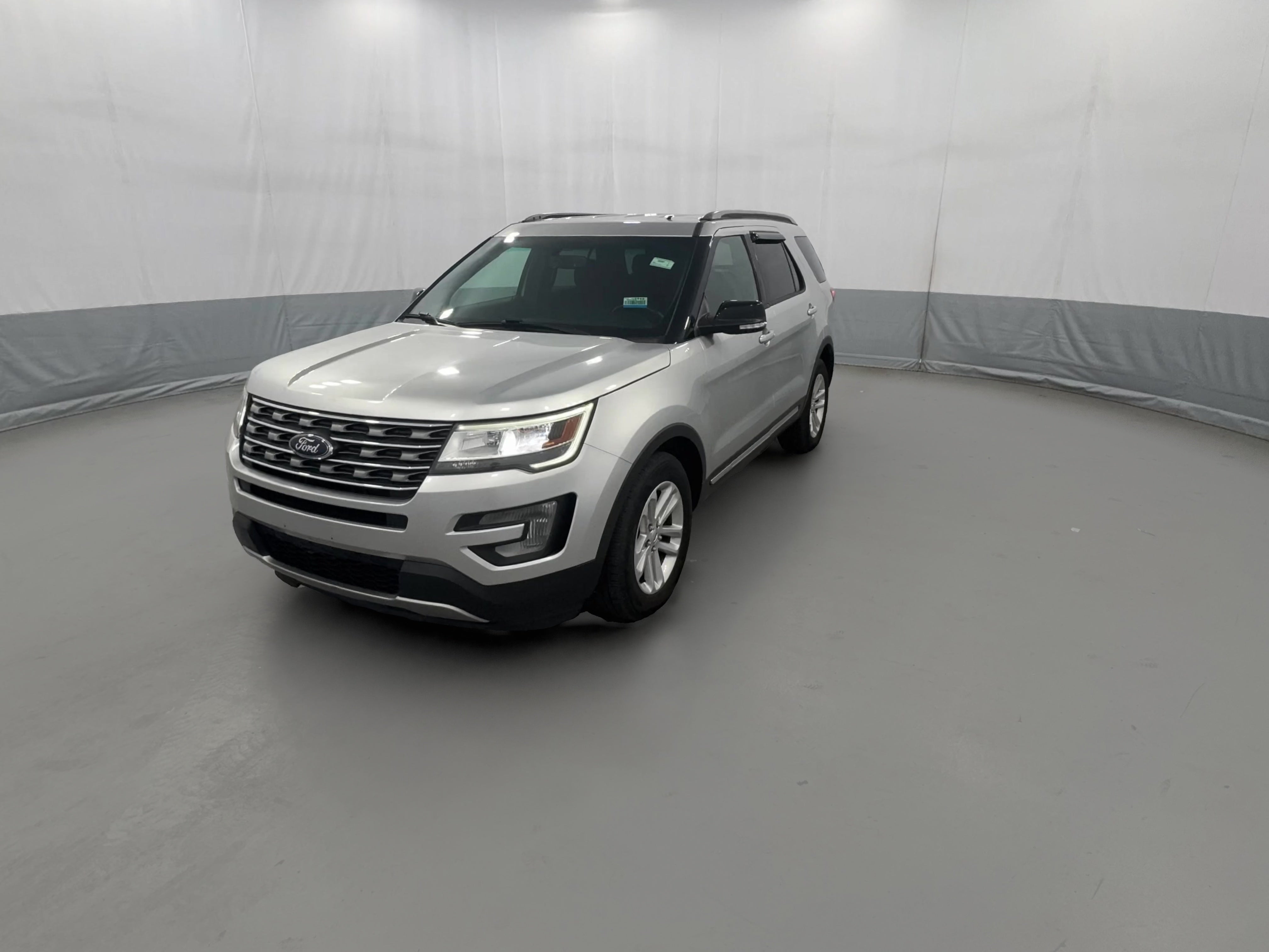 2016 Ford Explorer XLT - Photo 26