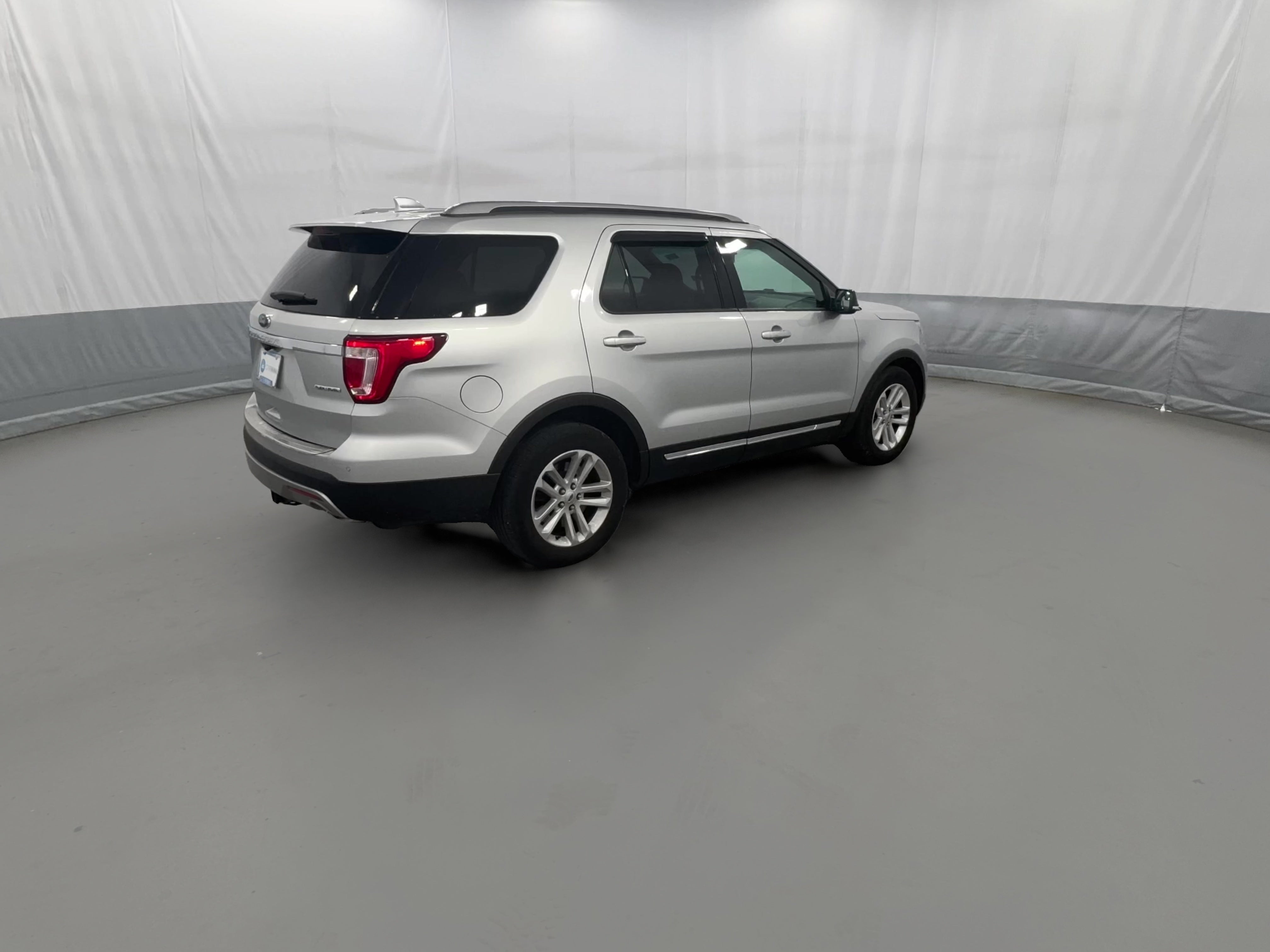 2016 Ford Explorer XLT - Photo 35