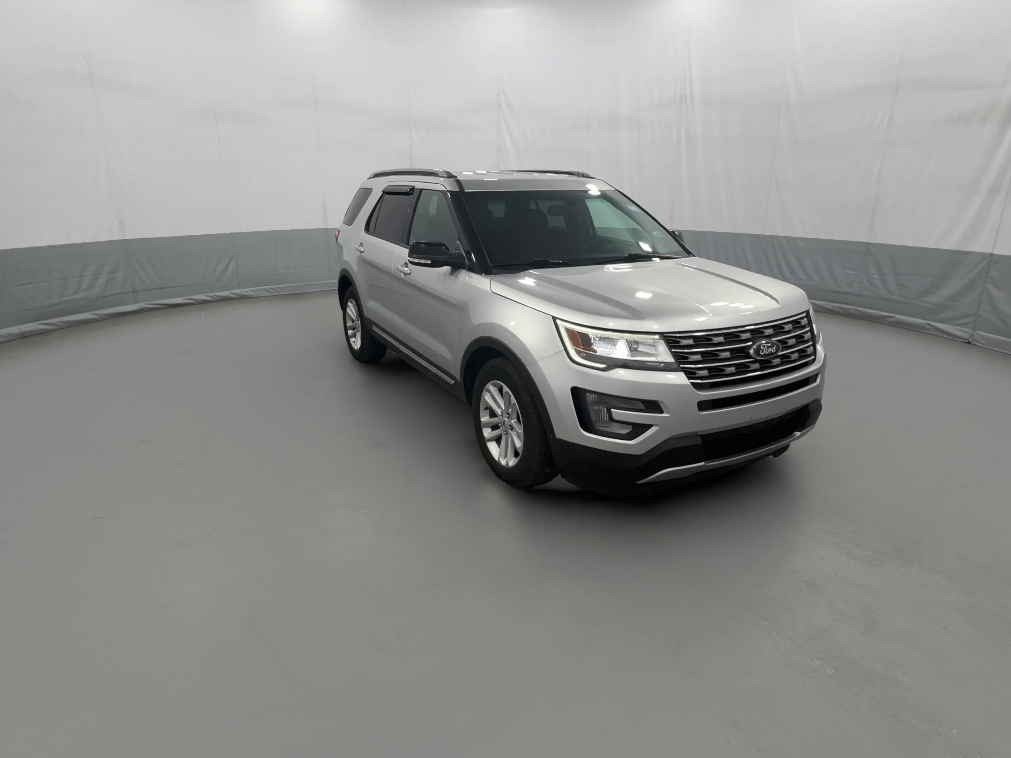 2016 Ford Explorer XLT - Photo 39
