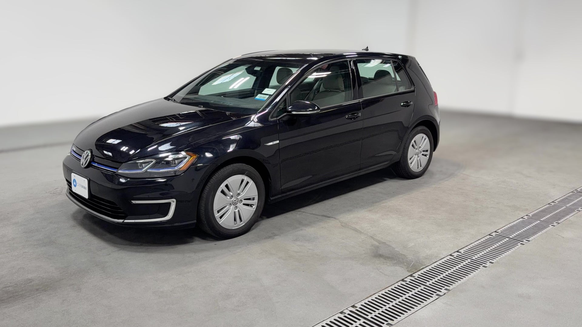 2017 Volkswagen e-Golf vehicle photo