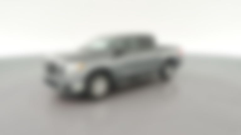 2018 Nissan Titan Crew Cab vehicle photo