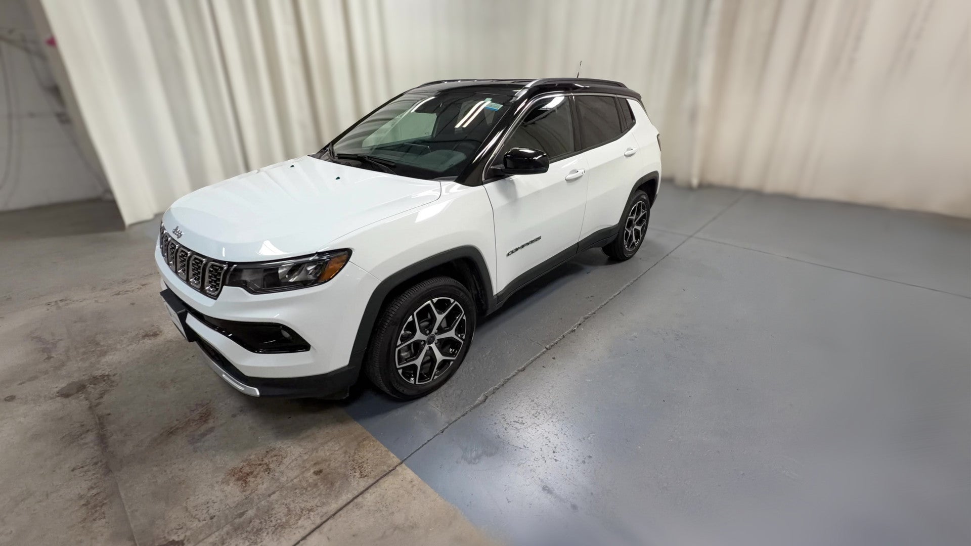 2025 Jeep Compass vehicle photo