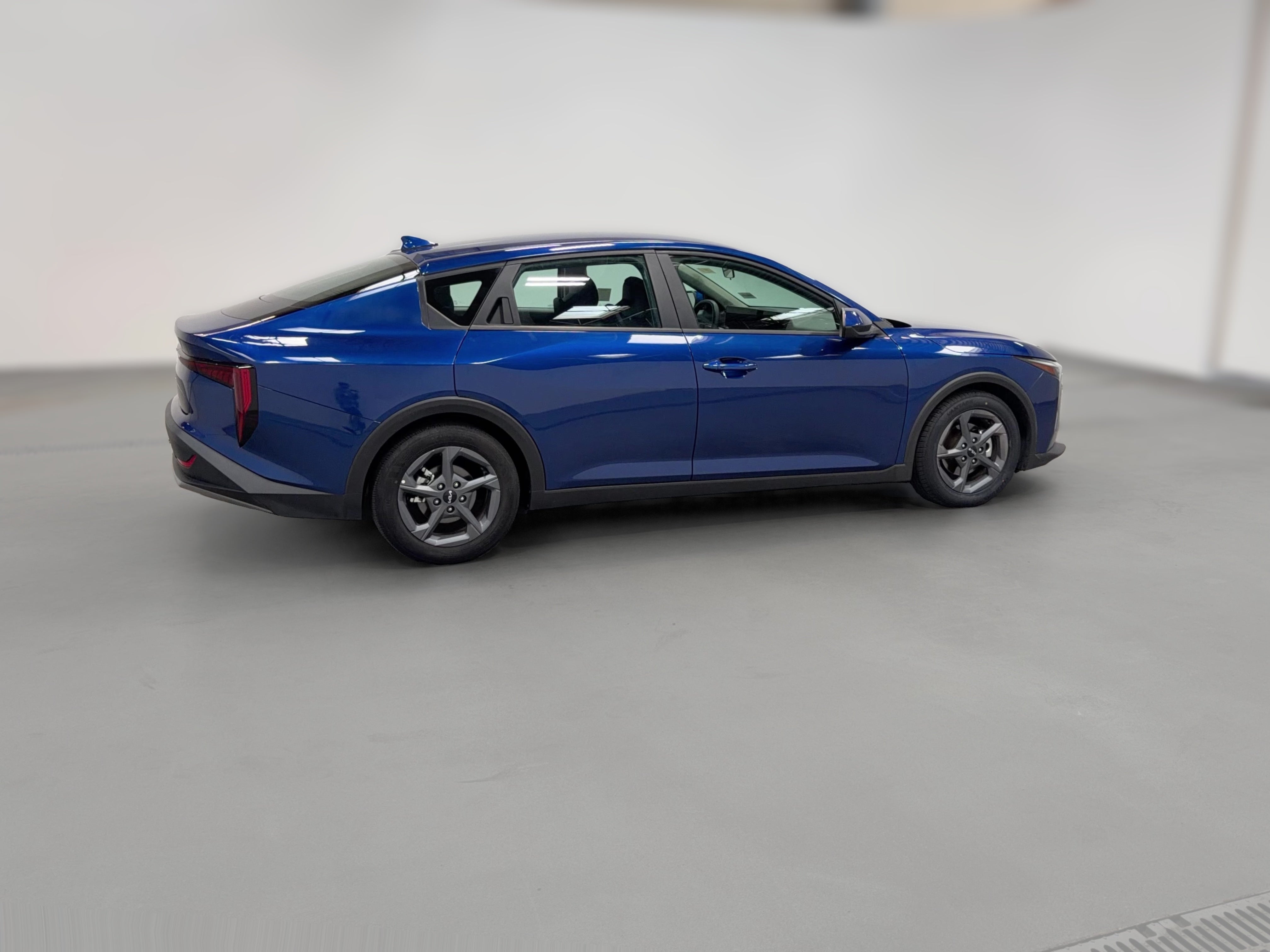 2025 Kia K4 LXS - Photo 34
