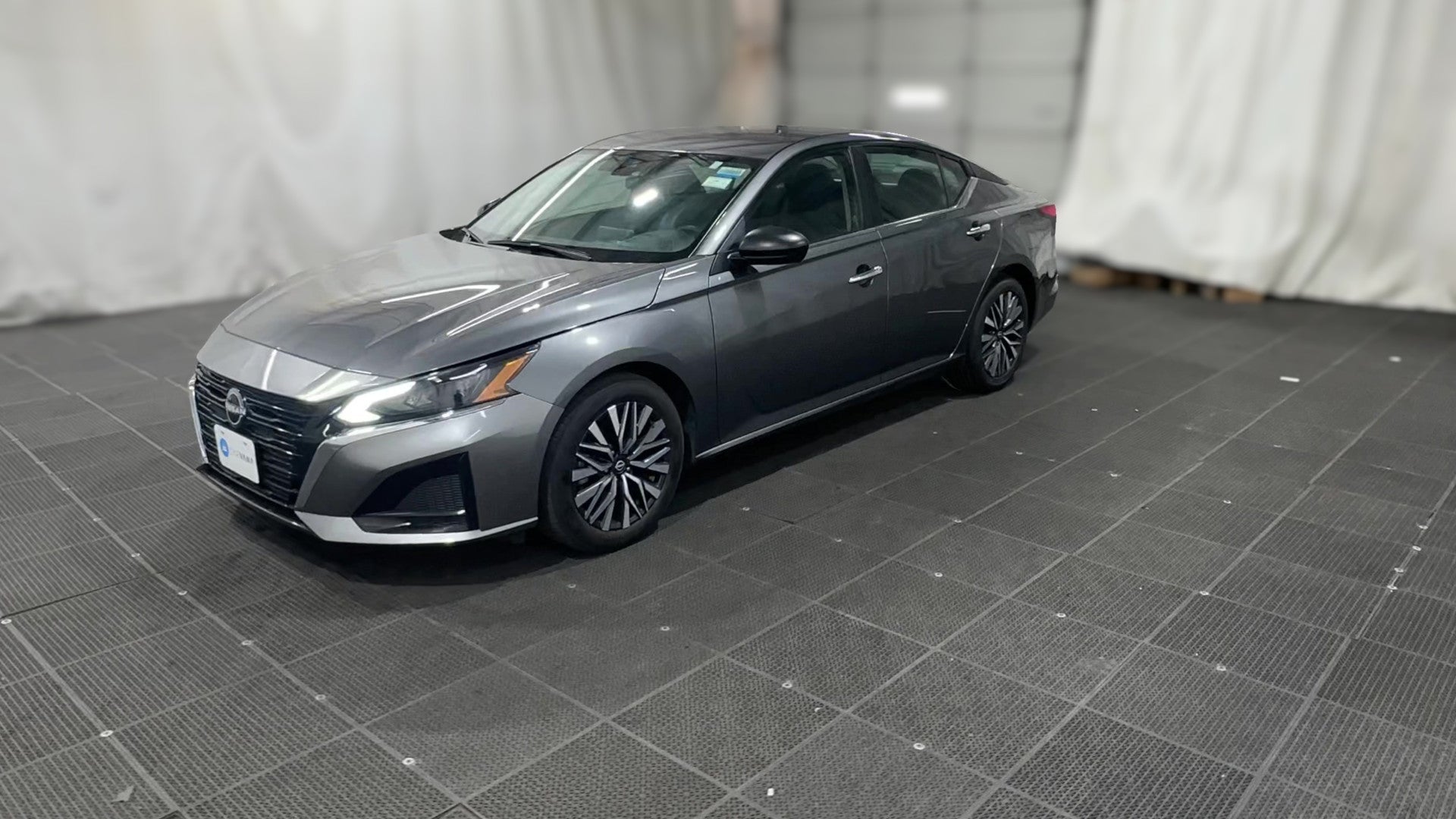 2025 Nissan Altima vehicle photo
