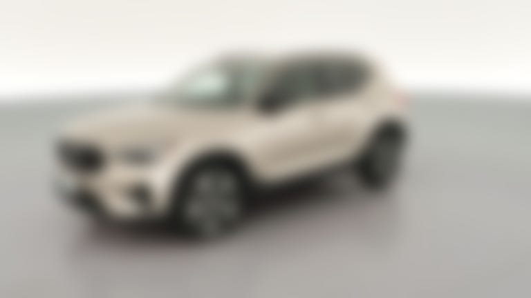 2024 Volvo XC40 vehicle photo