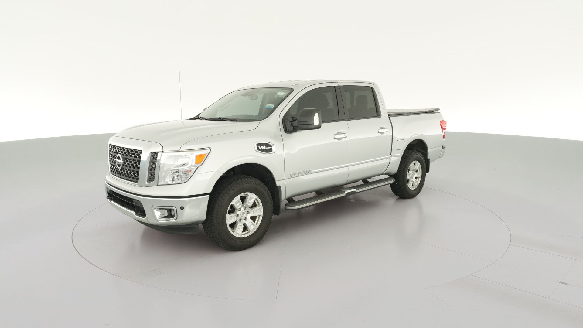2017 Nissan Titan Crew Cab vehicle photo