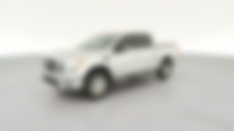2017 Nissan Titan Crew Cab vehicle photo