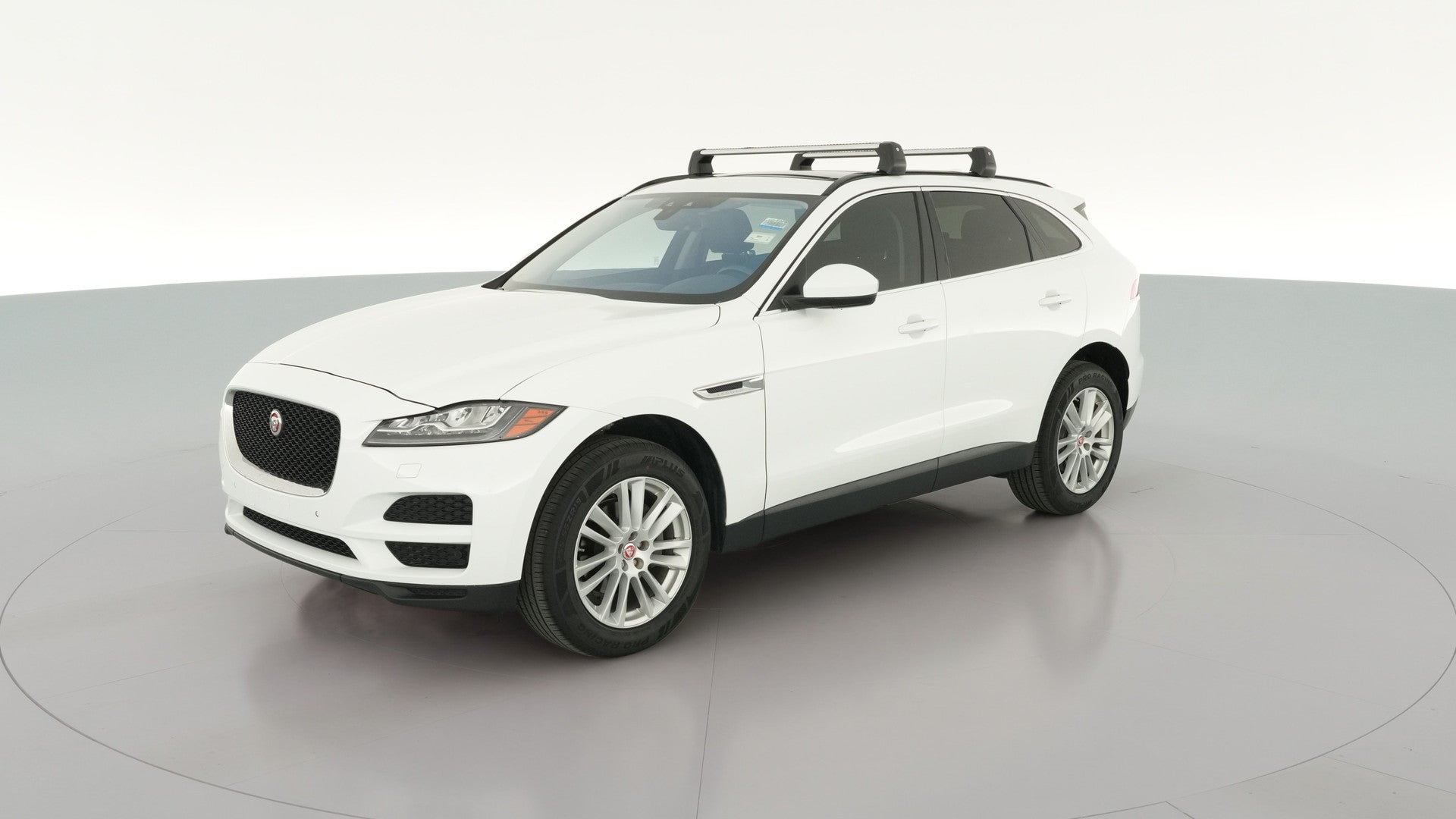 2018 Jaguar F-PACE vehicle photo