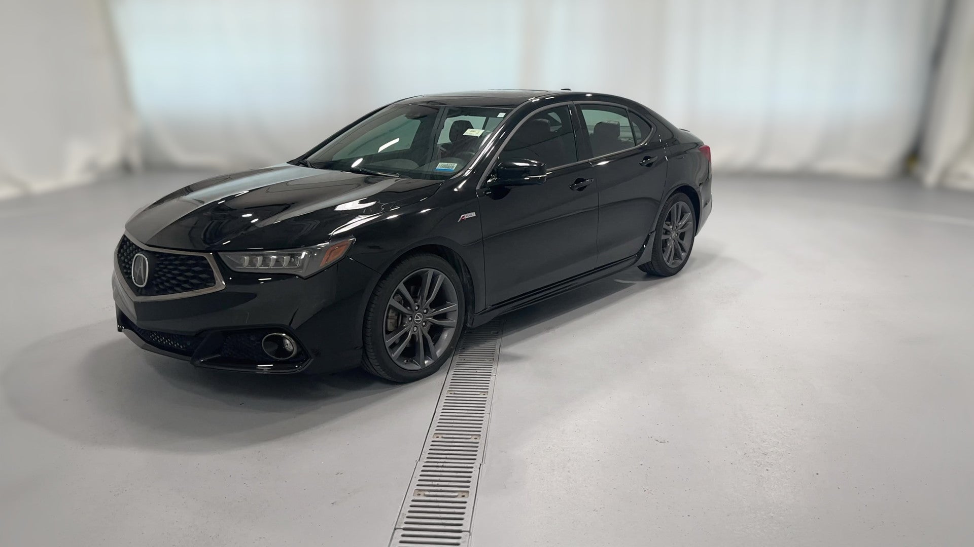 2019 Acura TLX vehicle photo