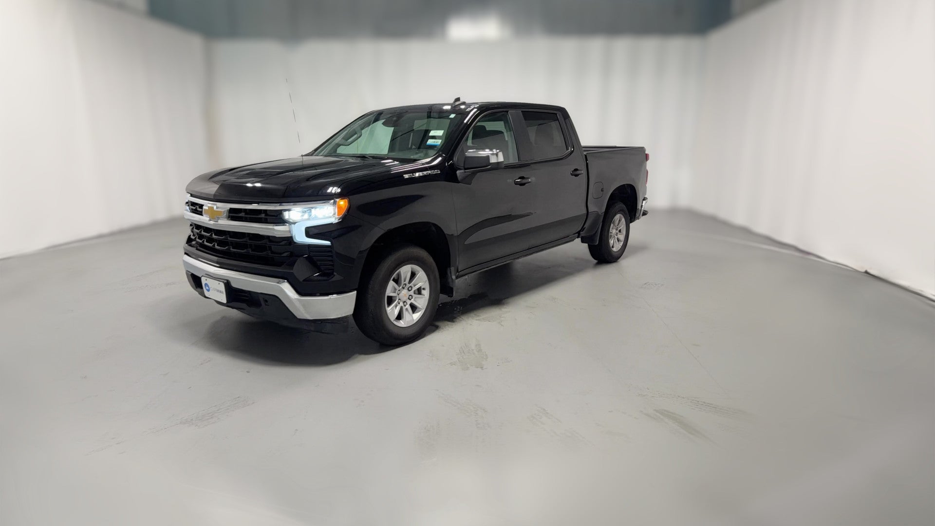 2025 Chevrolet Silverado 1500 Crew Cab vehicle photo
