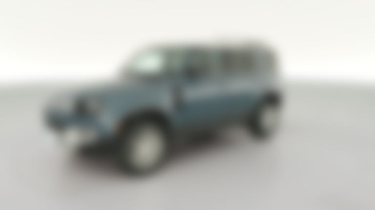 2024 Land Rover Defender 110 vehicle photo