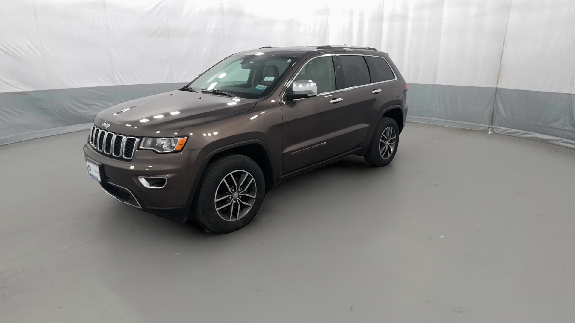 2017 Jeep Grand Cherokee vehicle photo