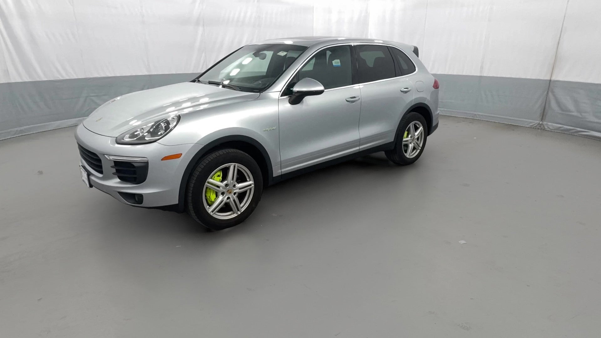2016 Porsche Cayenne vehicle photo