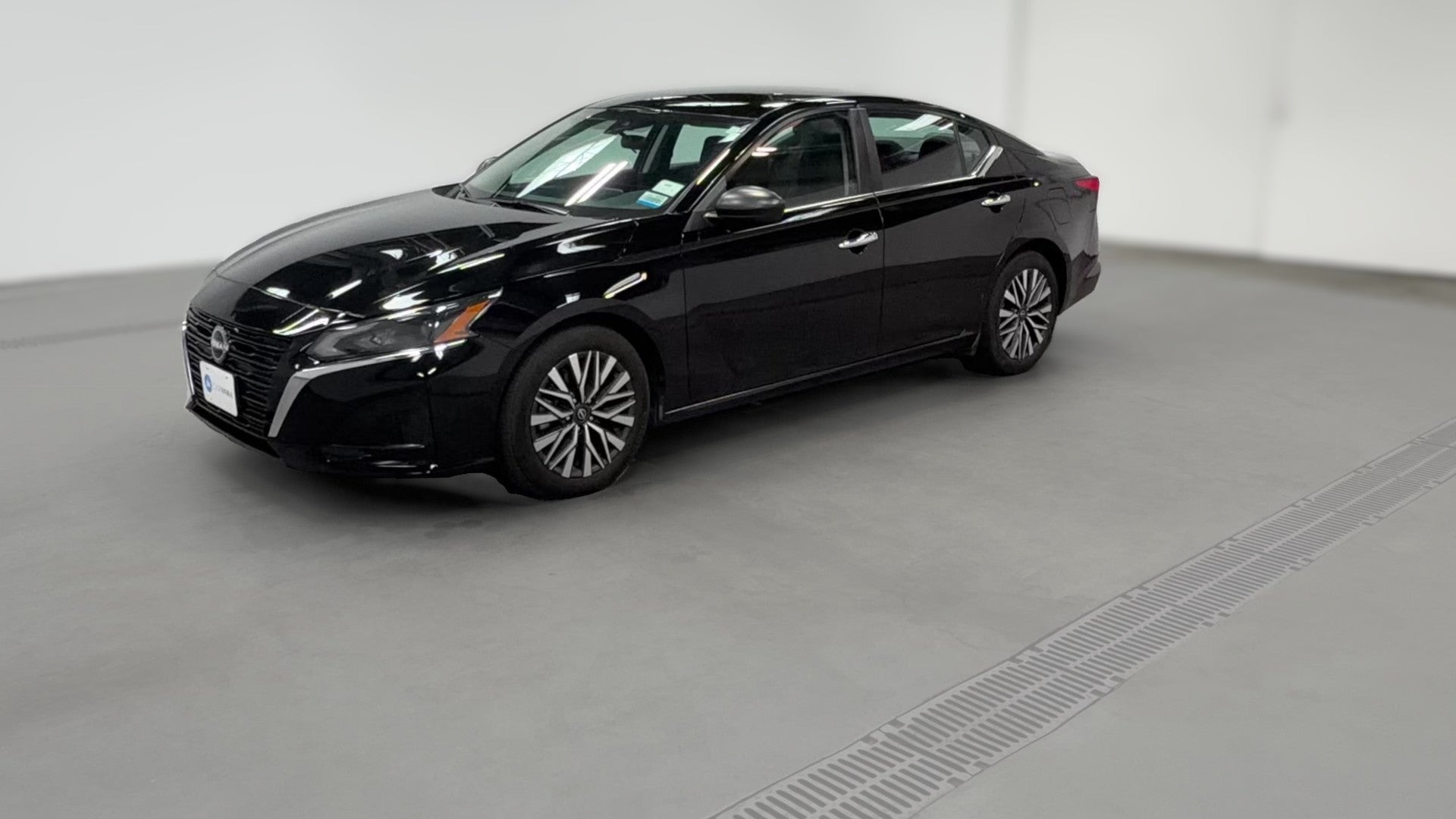 2025 Nissan Altima vehicle photo
